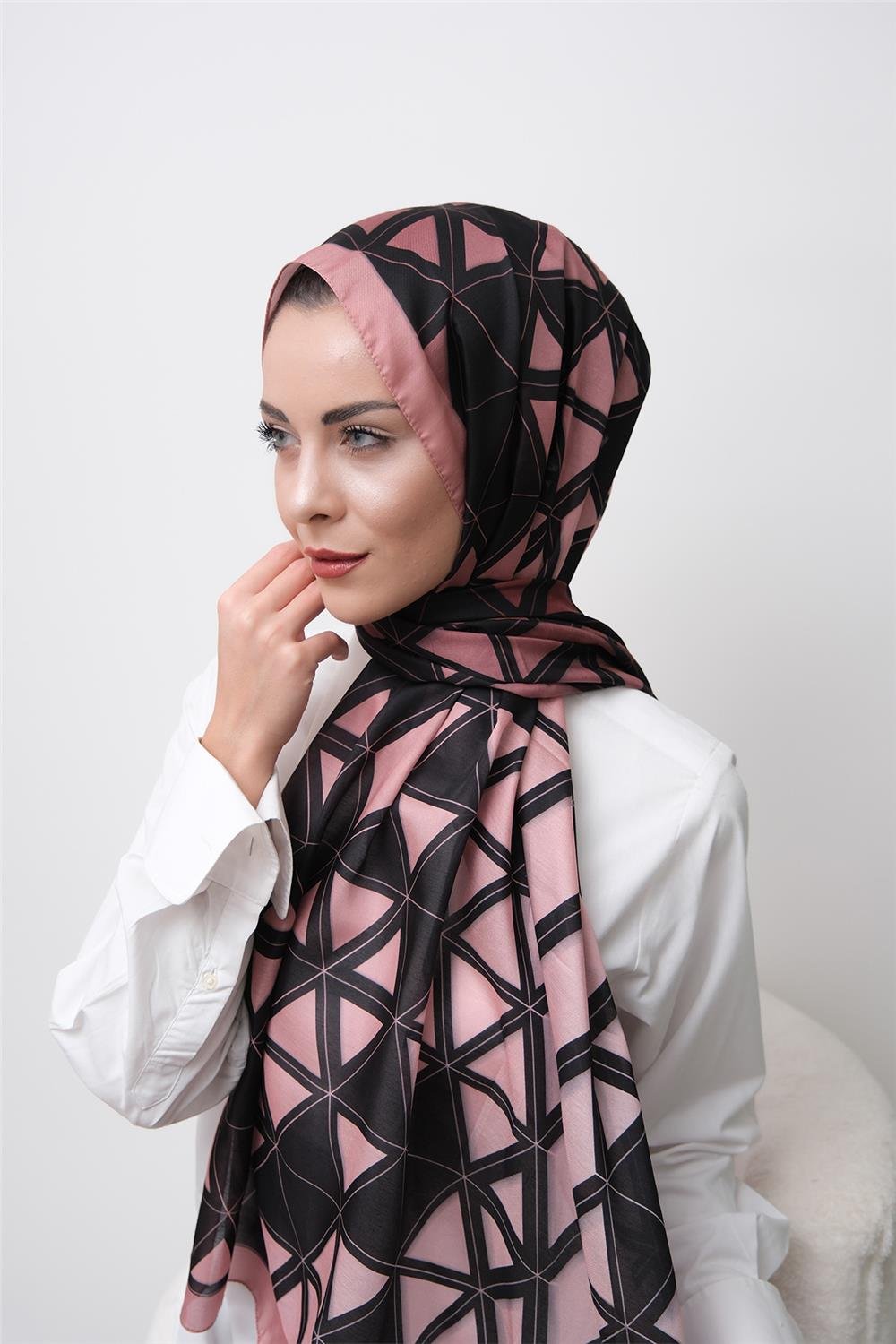 Modern Lines Üçgen Desenli Dijital Soft Şal 