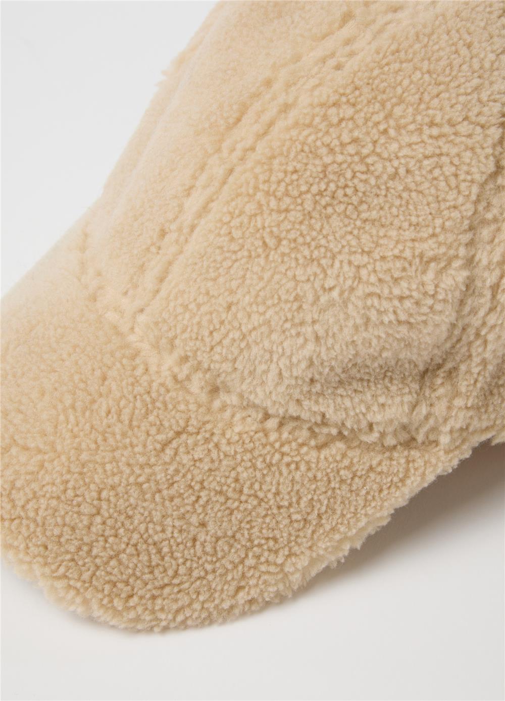 Açık Bej Peluş Şapka
