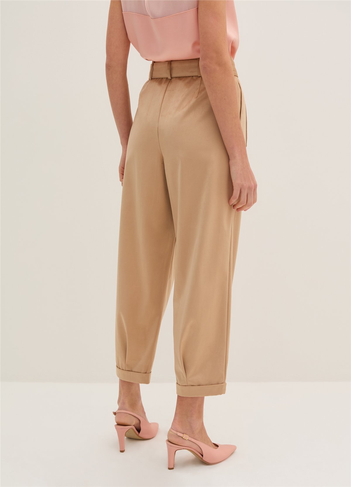Bilek Boyu Süet Sigaret Bej Pantolon