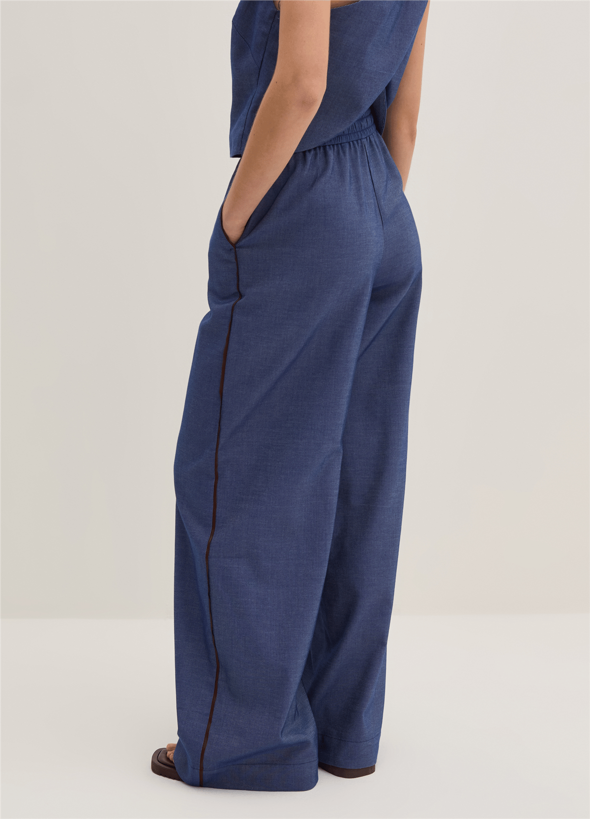 Bol Paçalı Denim Görünümlü Pantolon