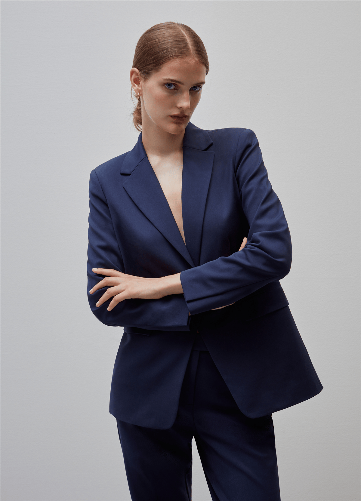 Dar Kesim Tek Düğmeli Lacivert Blazer