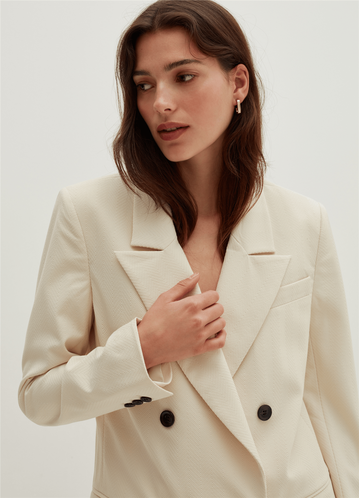 Düz Kesim Kırık Beyaz Kruvaze Blazer