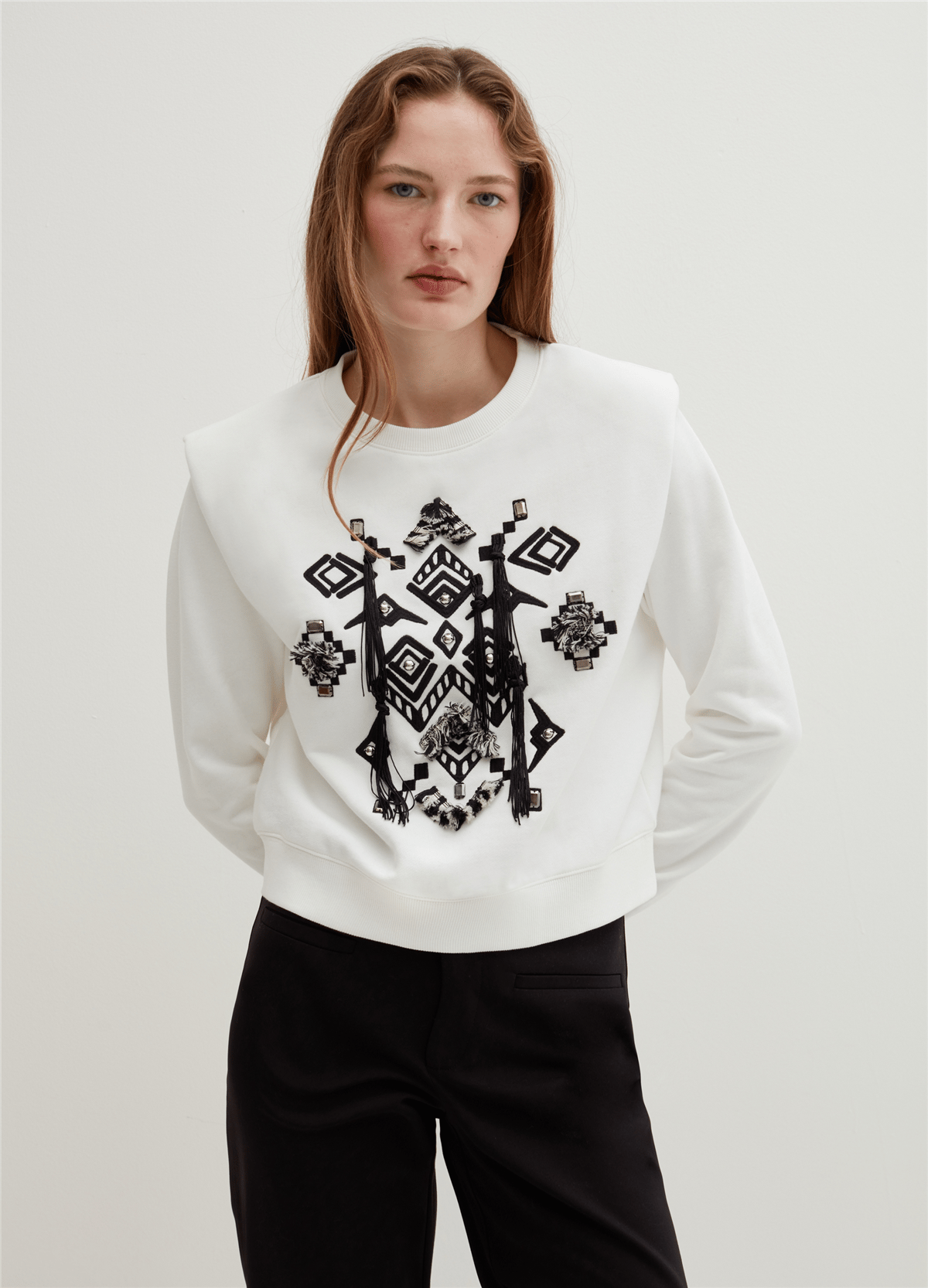 Geleneksel İşlemeli Bol Kesim Sweatshirt