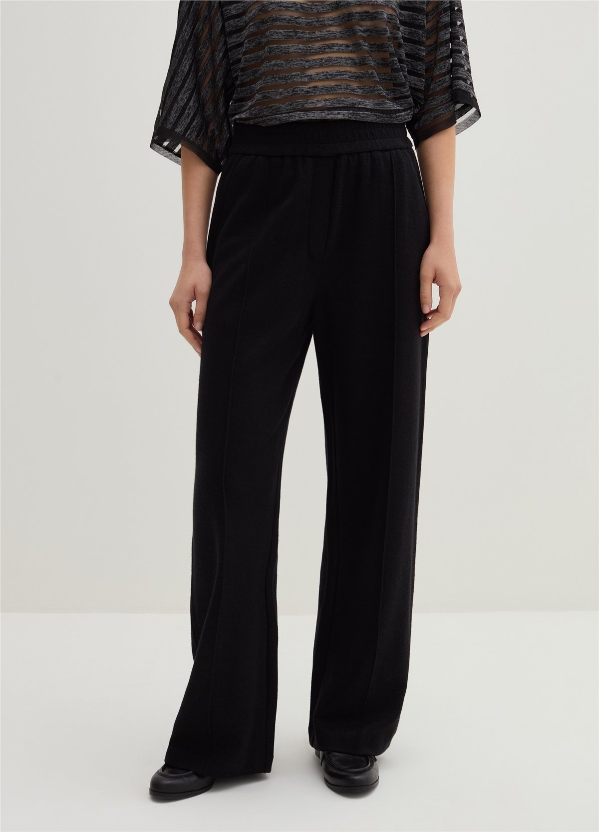 Kabartma Dikişli Jarse Siyah Jogger Pantolon