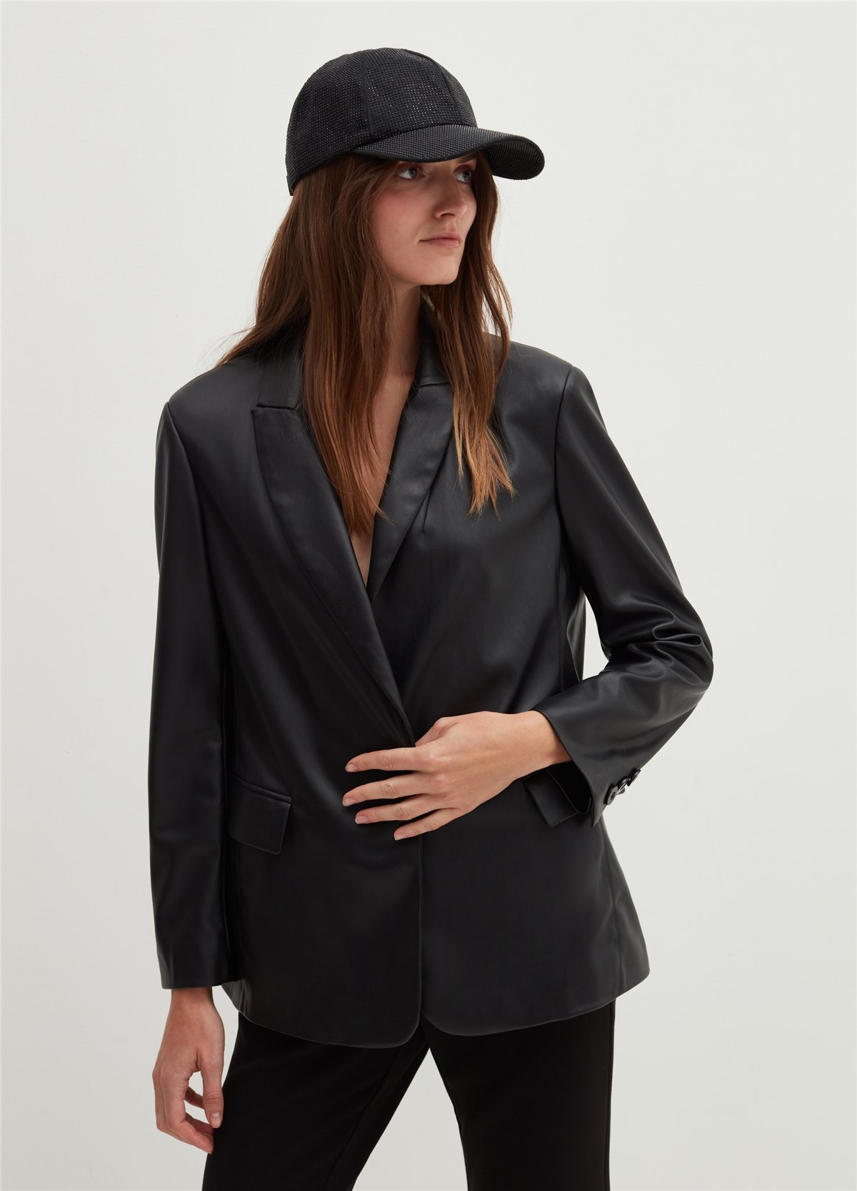 Parlak Görünümlü Siyah Blazer Ceket