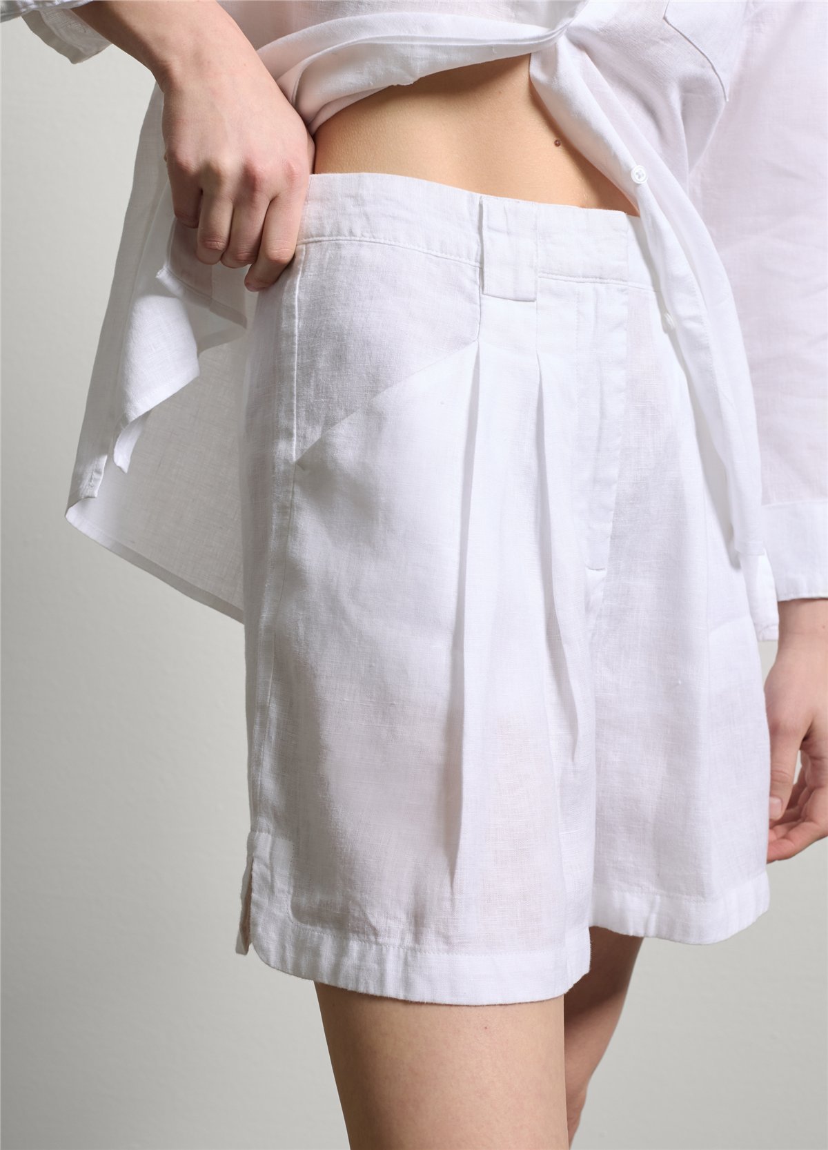 Pensli Keten Bermuda Beyaz Şort
