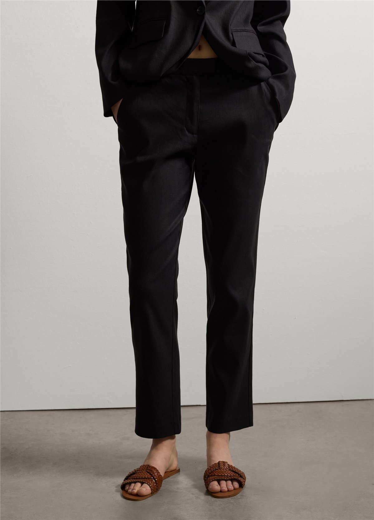 Stretch Keten ve Viskon Siyah Slim Fit Pantolon