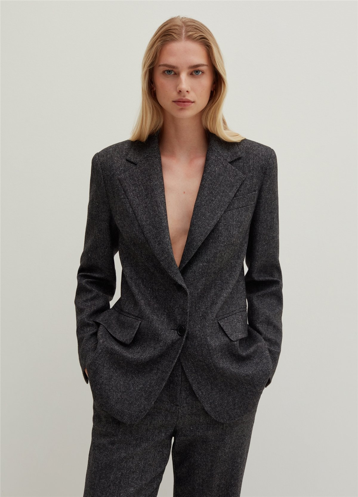 Tüvit Düğmeli Gri Blazer Ceket