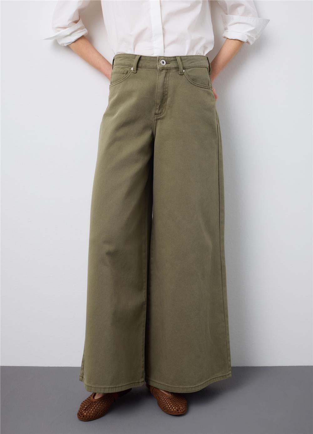 Yeşil Regular Kesimli İspanyol Paça Saf Denim Kot Pantolon