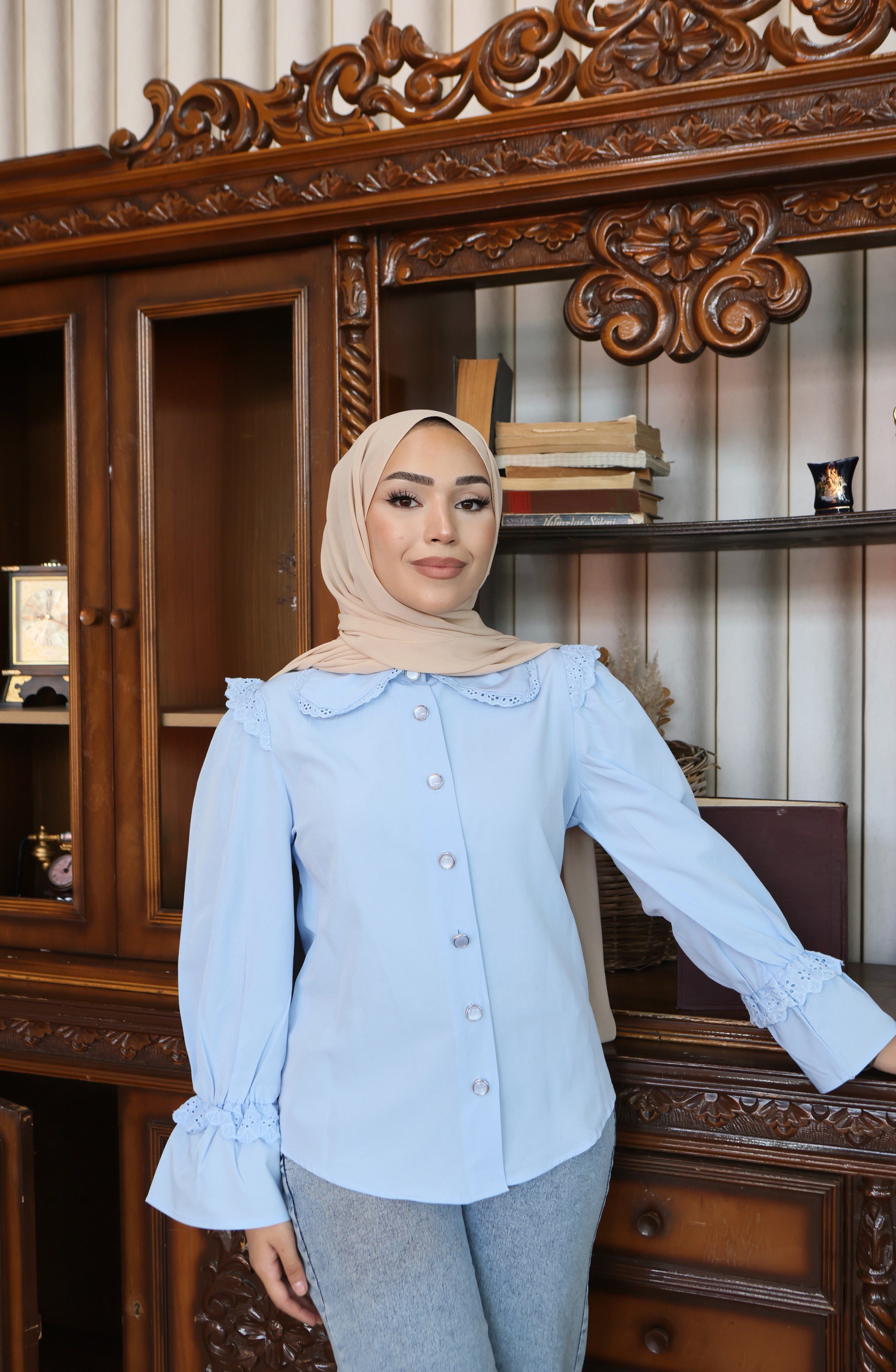 Bebe Yaka Balon Kol Detaylı Gömlek