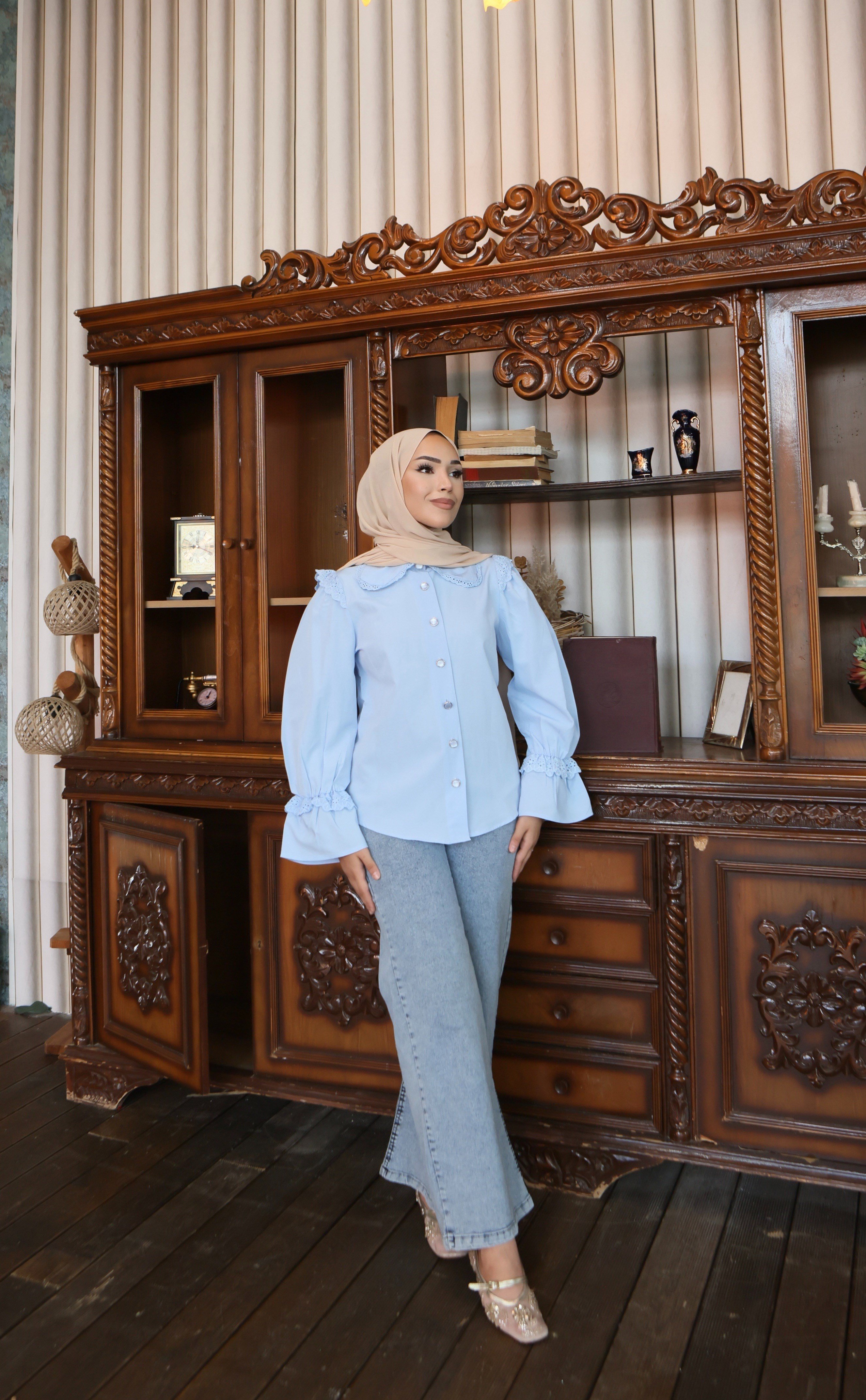 Bebe Yaka Balon Kol Detaylı Gömlek