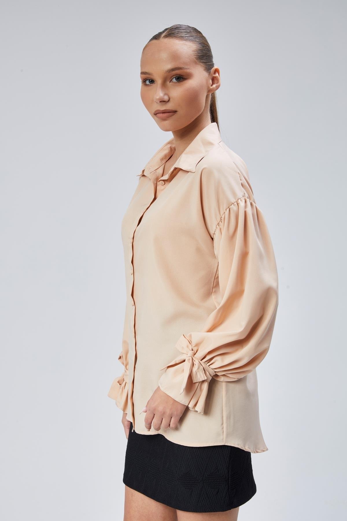 Oversize Büzgü Detaylı Saten Bluz