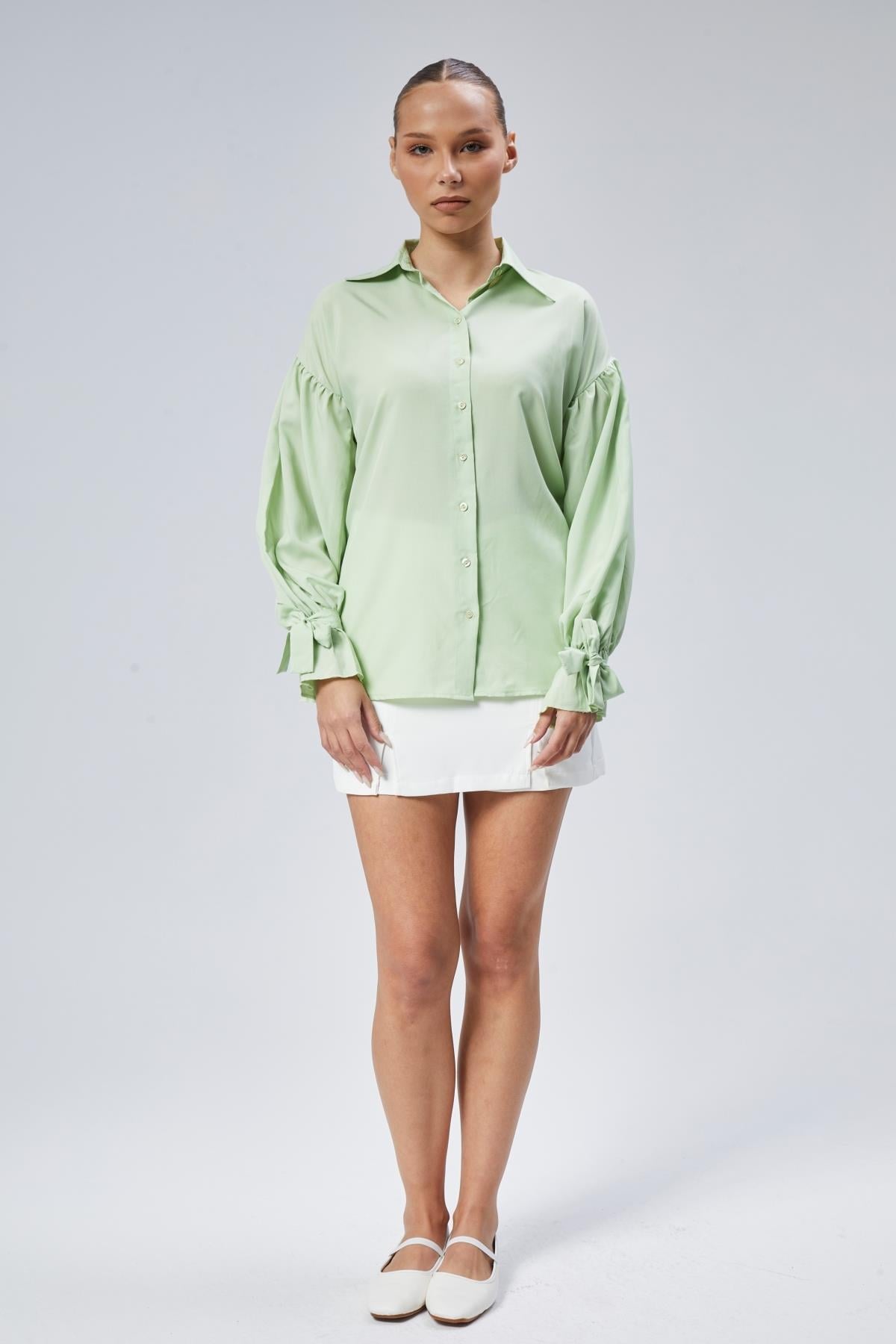 Oversize Büzgü Detaylı Saten Bluz