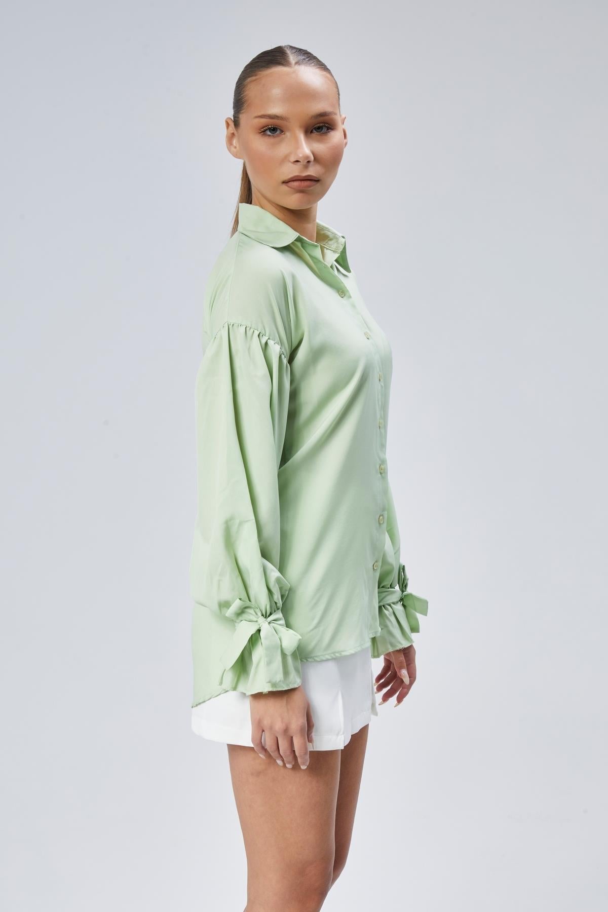 Oversize Büzgü Detaylı Saten Bluz