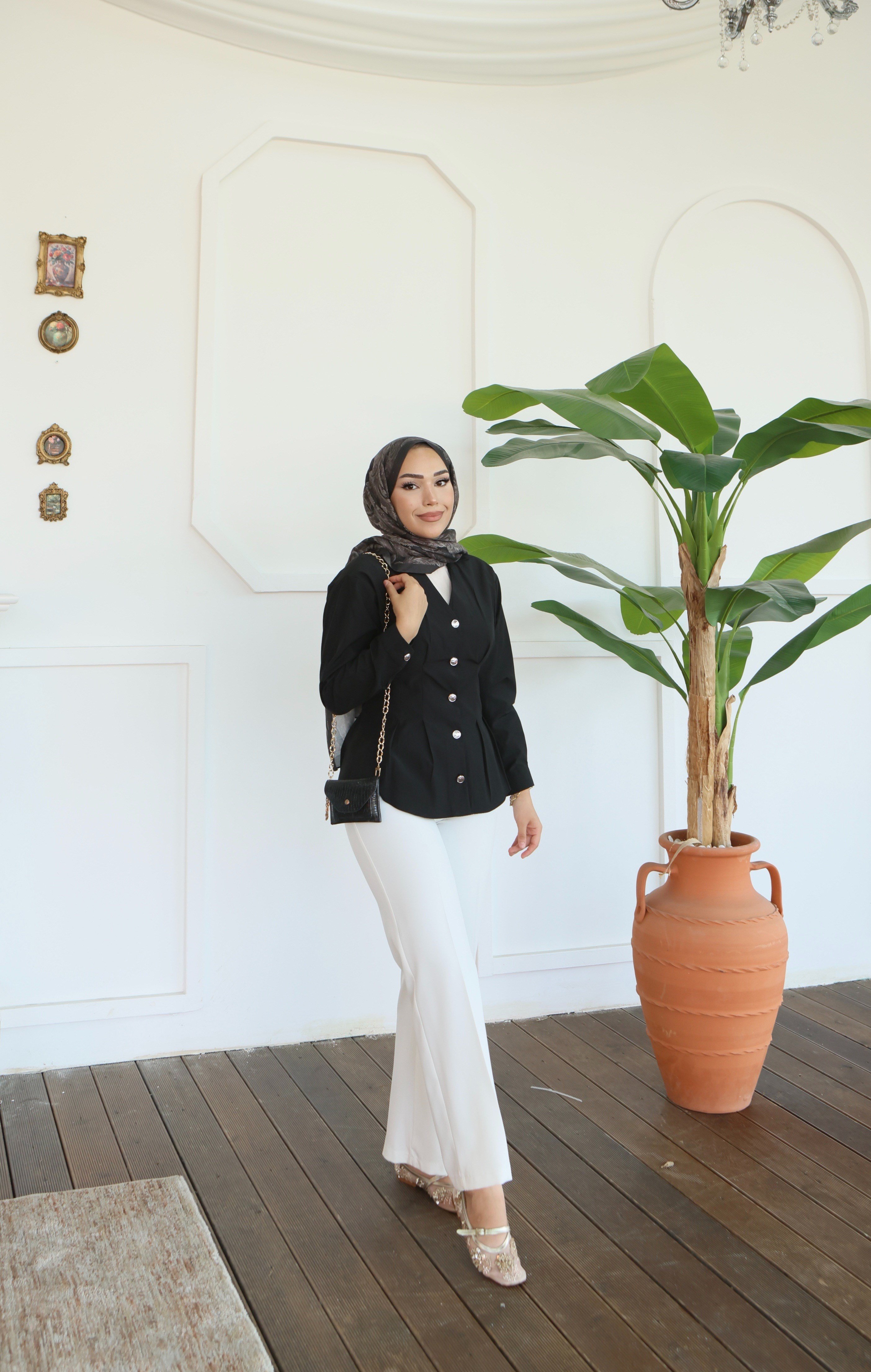 Peplum Bel Oturtmalı Gömlek - Siyah