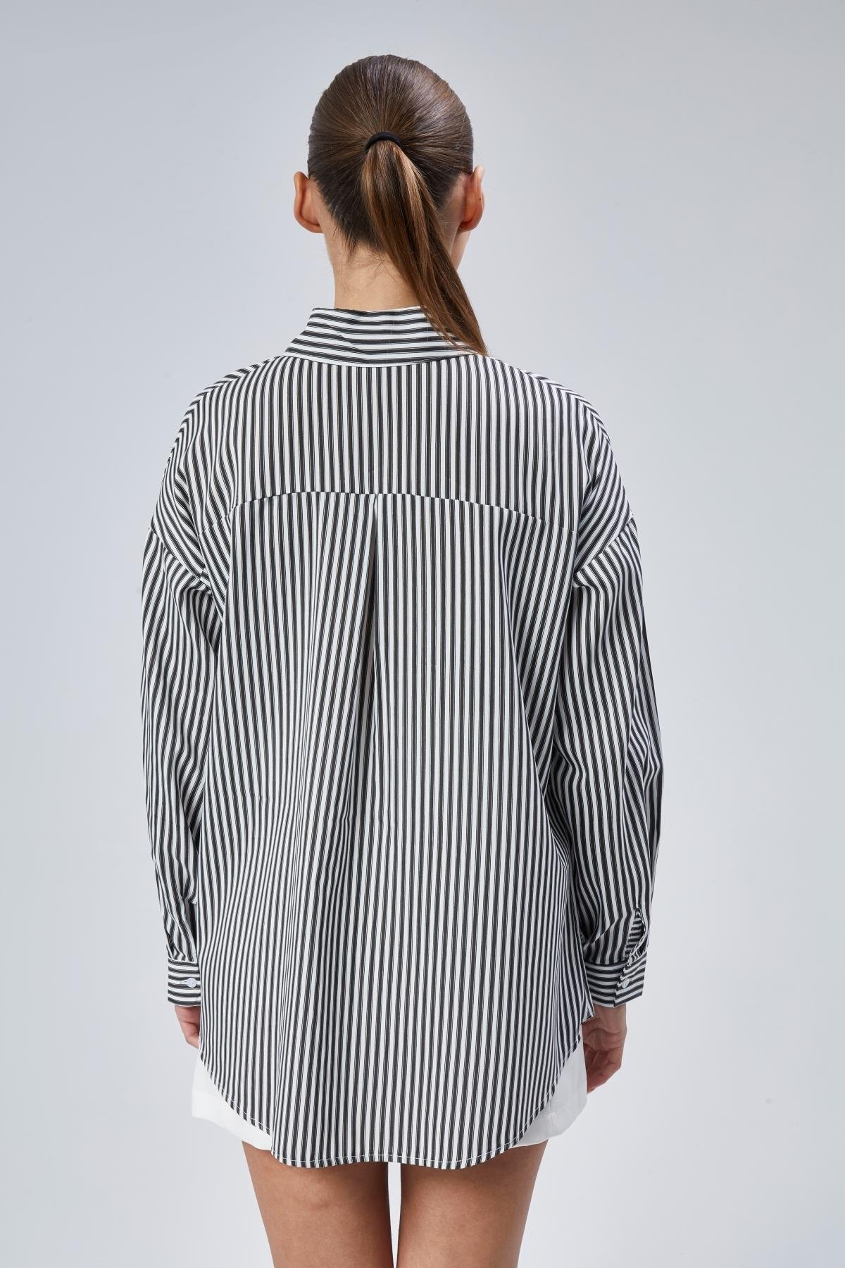 Siyah Beyaz Çizgili Oversize Kadın Gömlek