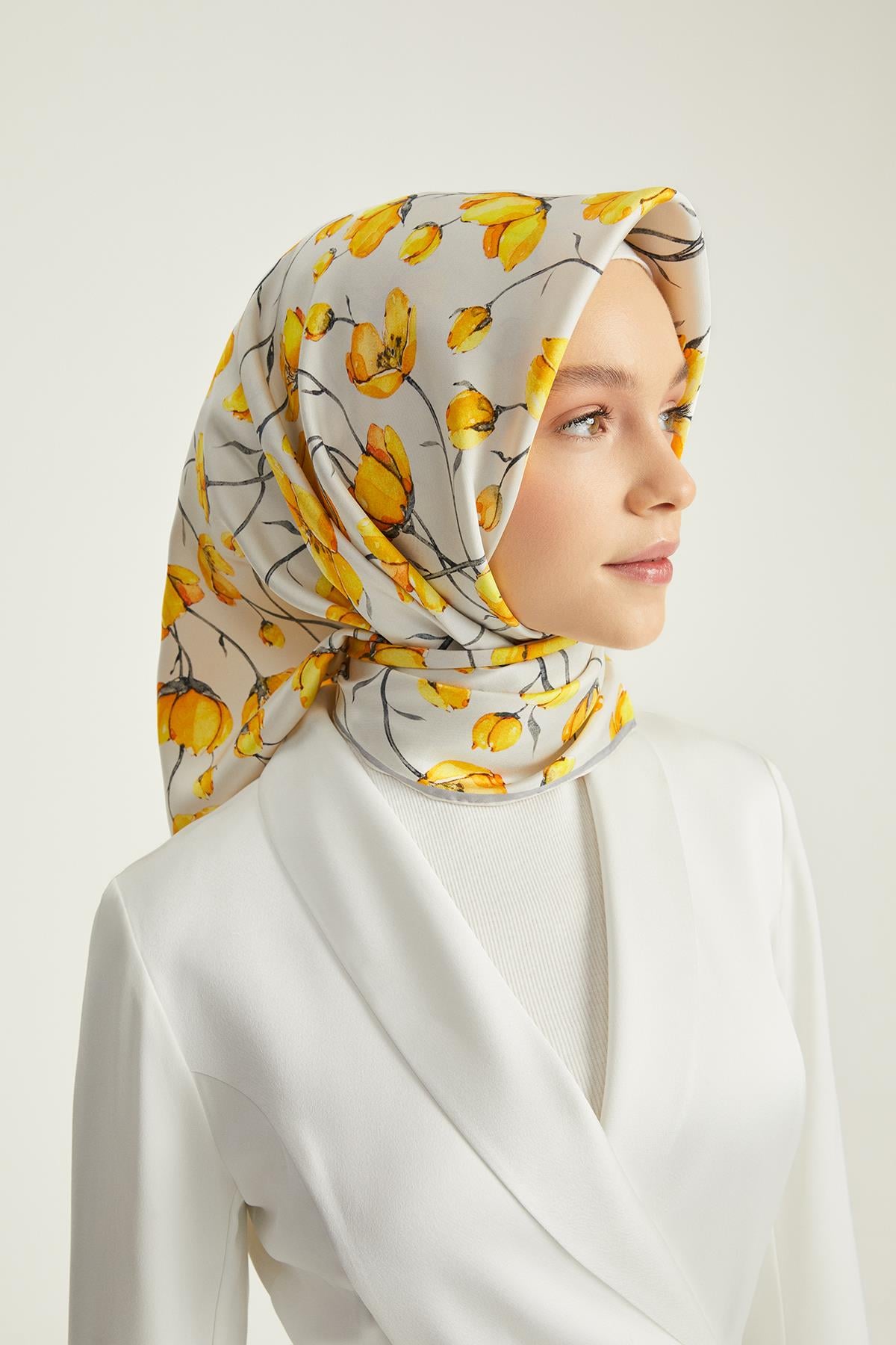 DESENLİ ÇİFT TARAFLI TWILL İPEK EŞARP