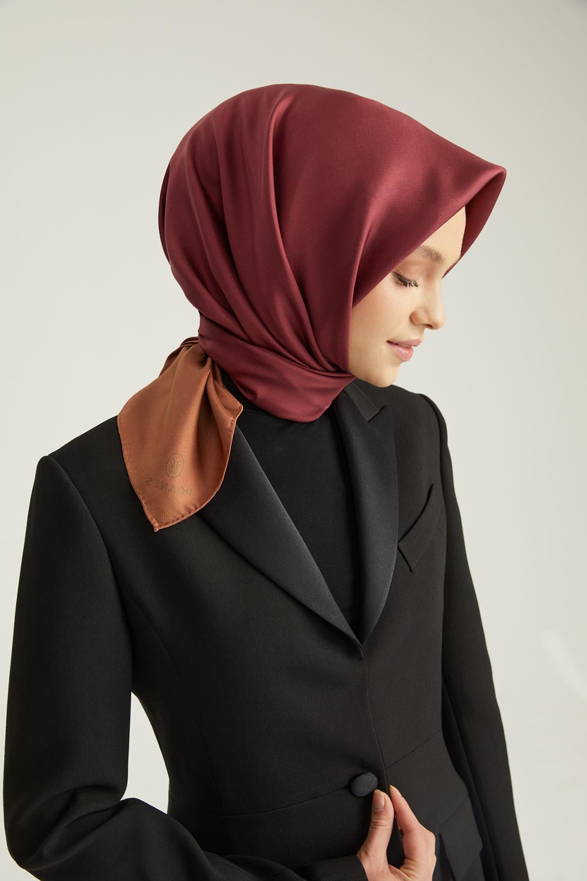 DÜZ ÇİFT TARAFLI TWILL İPEK EŞARP