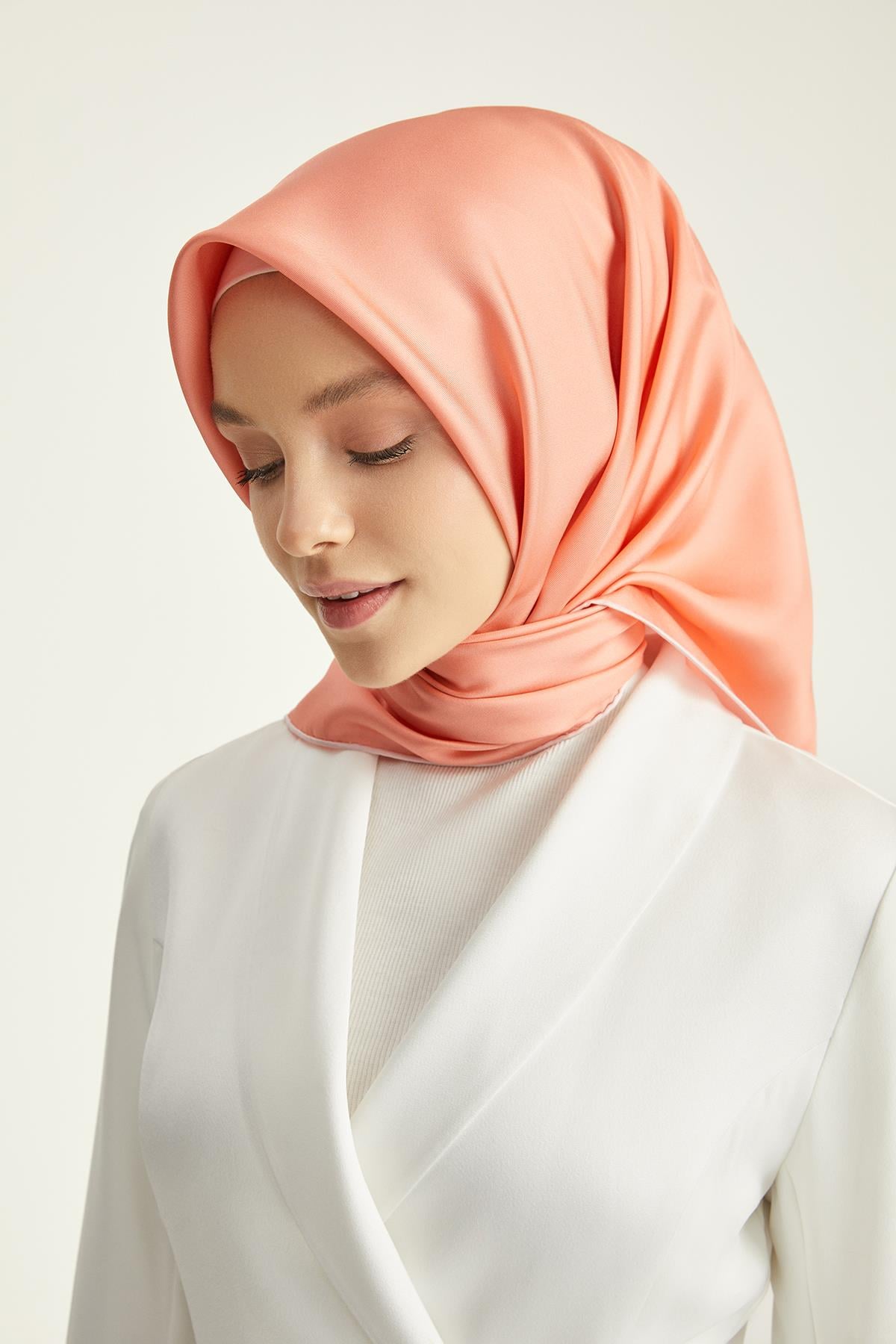 DÜZ ÇİFT TARAFLI TWILL İPEK EŞARP
