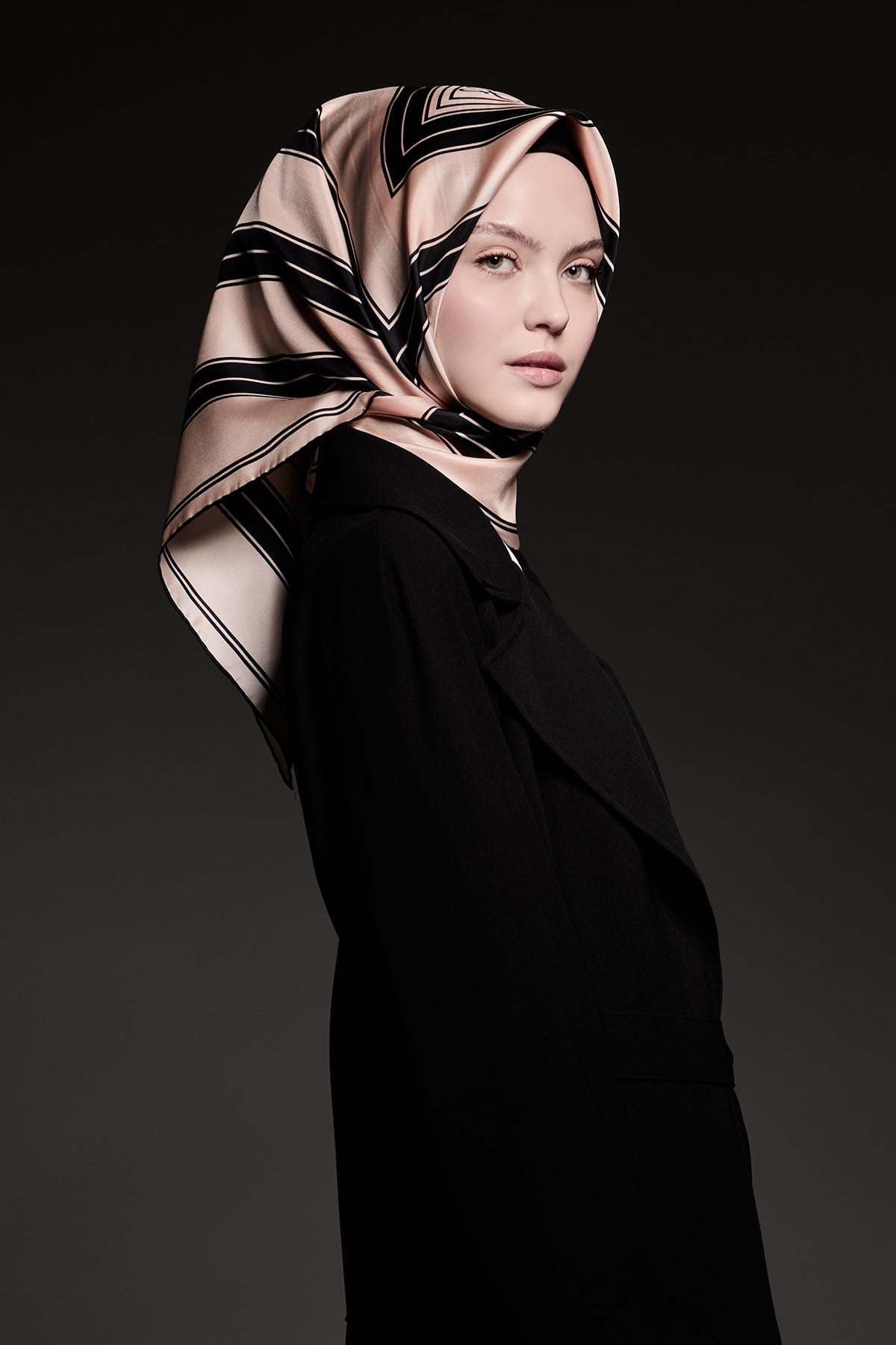 Karea Desenli Twill İpek Eşarp