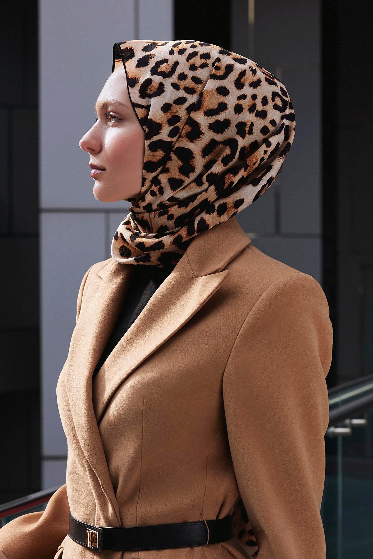 Leopar Desenli Krep İpek Şal