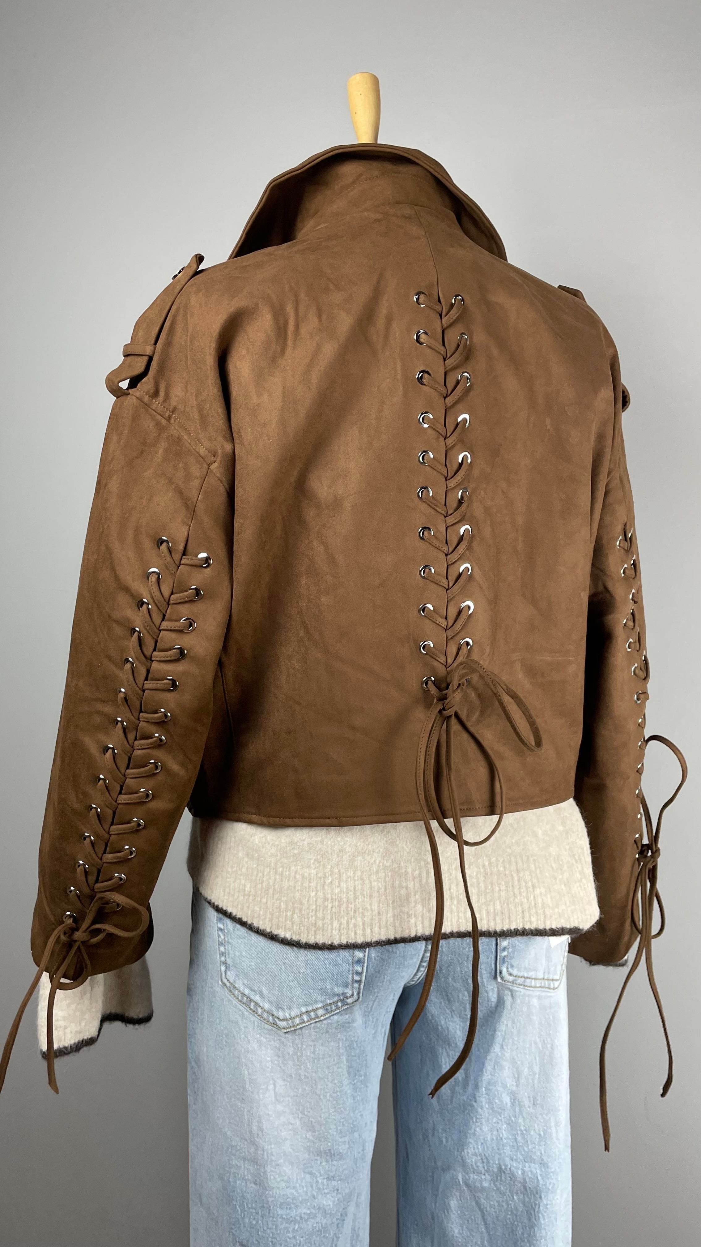 Bağcık Detaylı Western Süet Mont