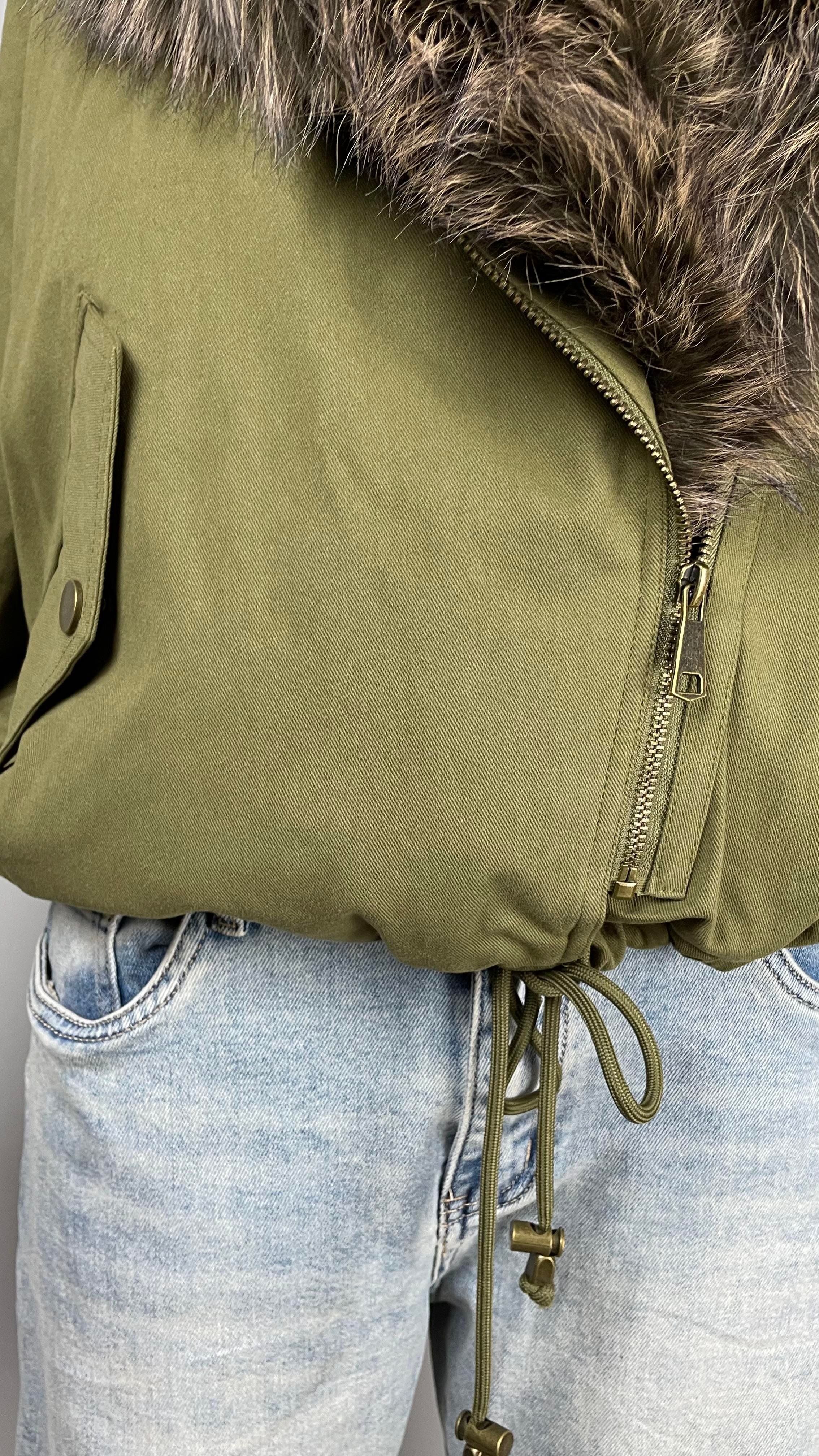 Kürk Yakalı Kısa Parka Mont