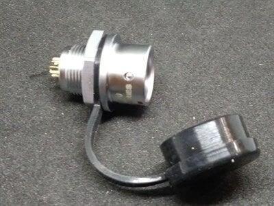 SF1212/S4 IP67 Panel Tipi Seyyar 4 Pin Metal Dişi Konnektör