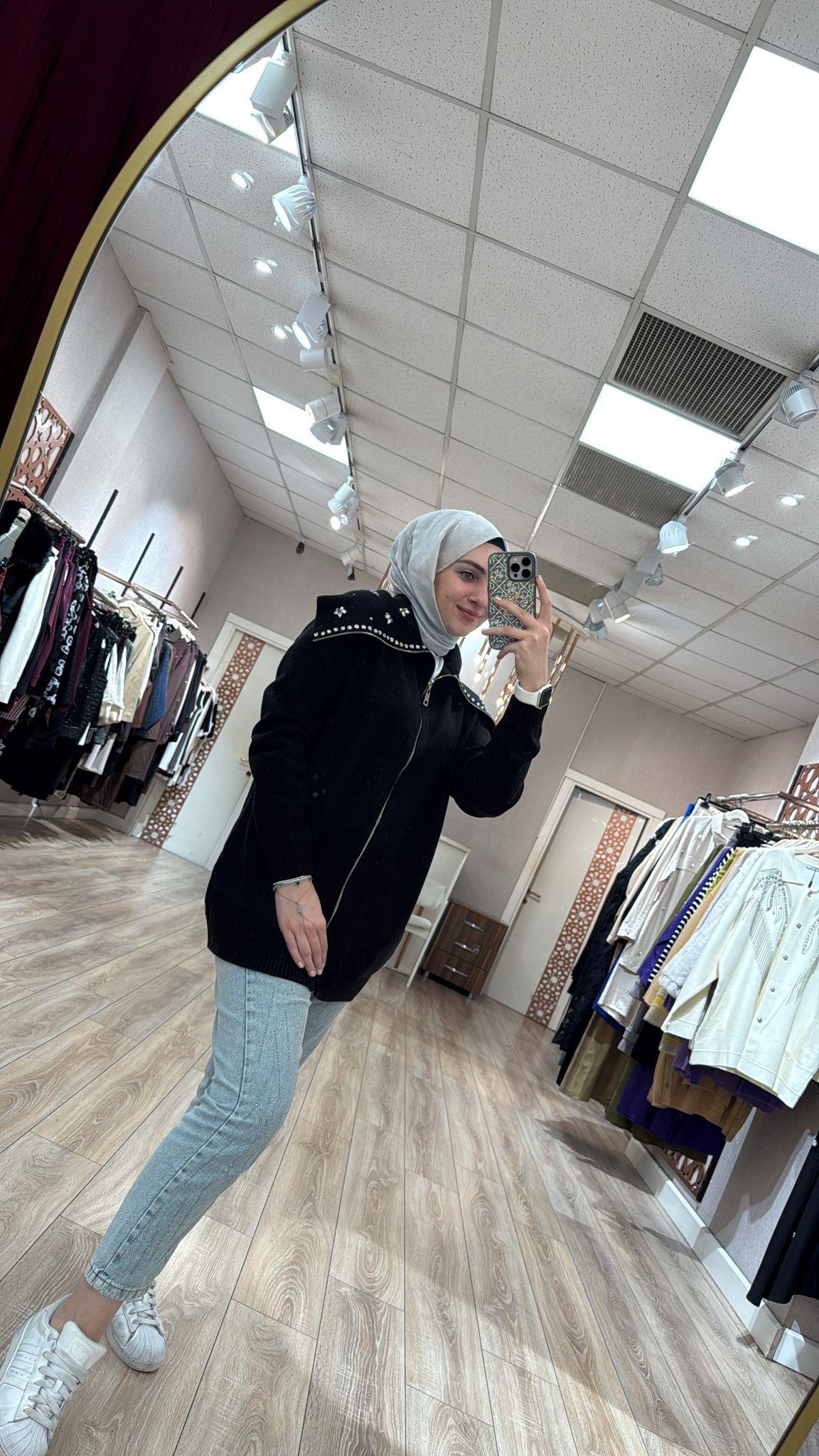 Yaka Taşlı Fermuarlı Hırka