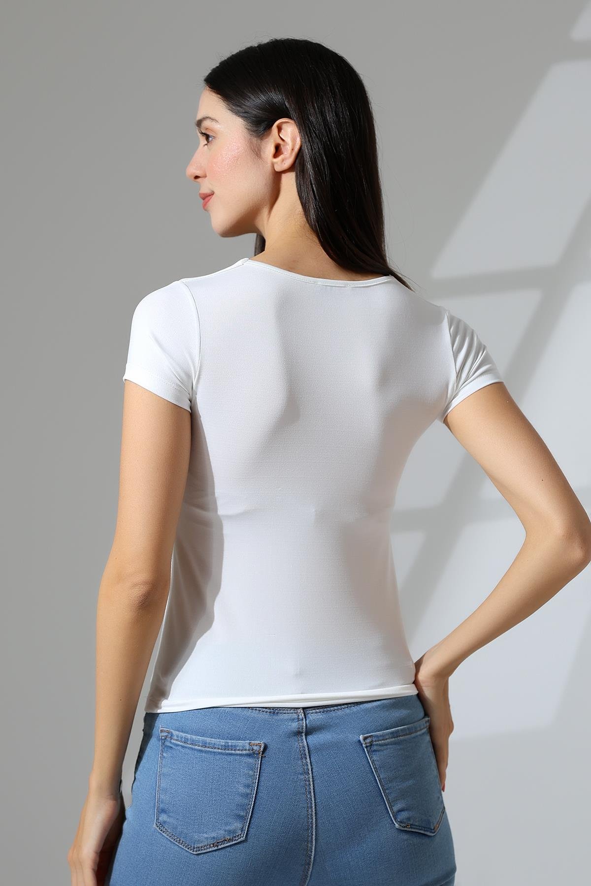 Bluff Kare Yaka Kısa Kollu Bambu Slim Kalıp Kadın Bluz & Tshirt & Tişört - Beyaz