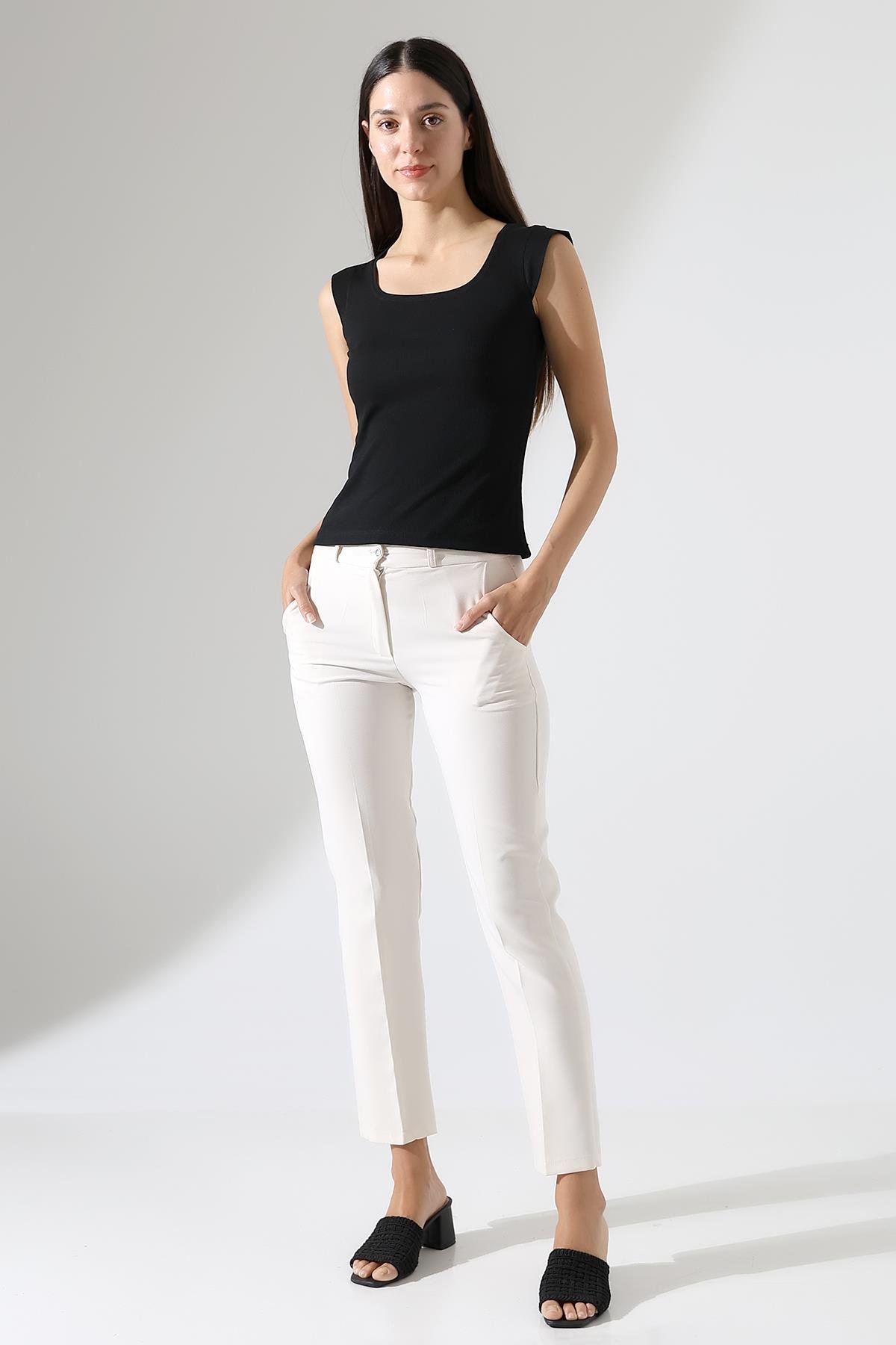 Leon U Yaka Ay Kollu Slim Fit Esnek Basic Kaşkorse Kadın Top & Bluz & Tshirt - Siyah