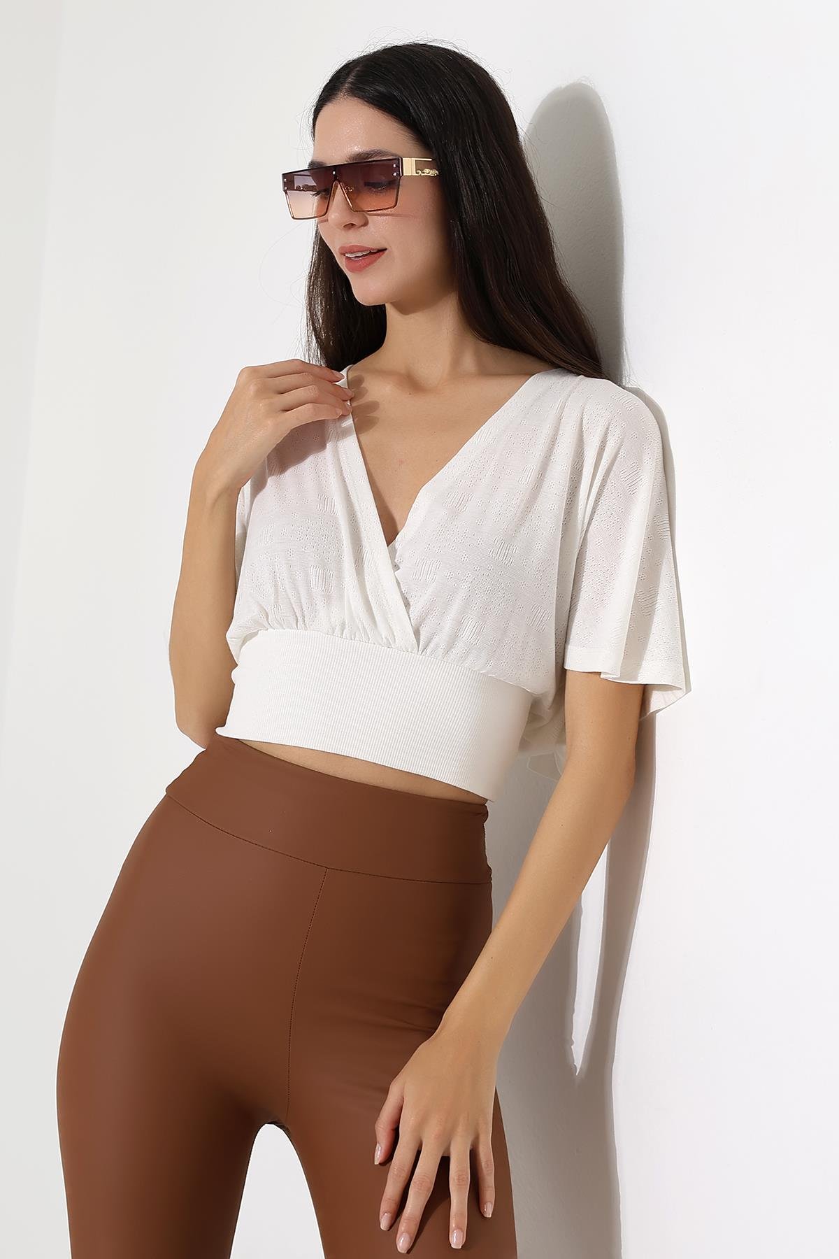 Nola Kadın Kruvaze Volan Kollu Ajur Jakarlı Crop Top & Bluz & Penye Bluz - Ekru