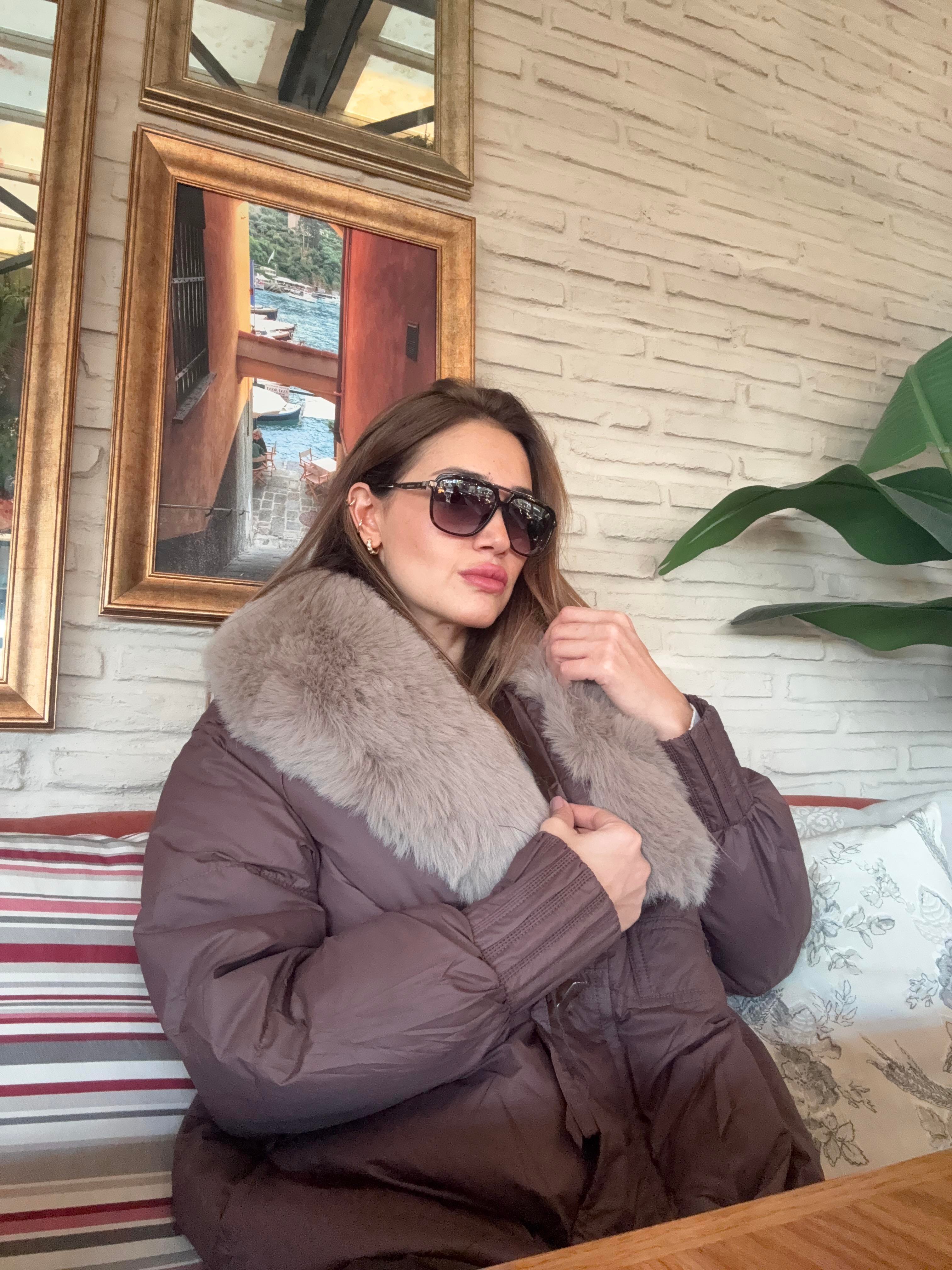Oversize Kesim Çıkarılabilir Kürk Yakalı Mont