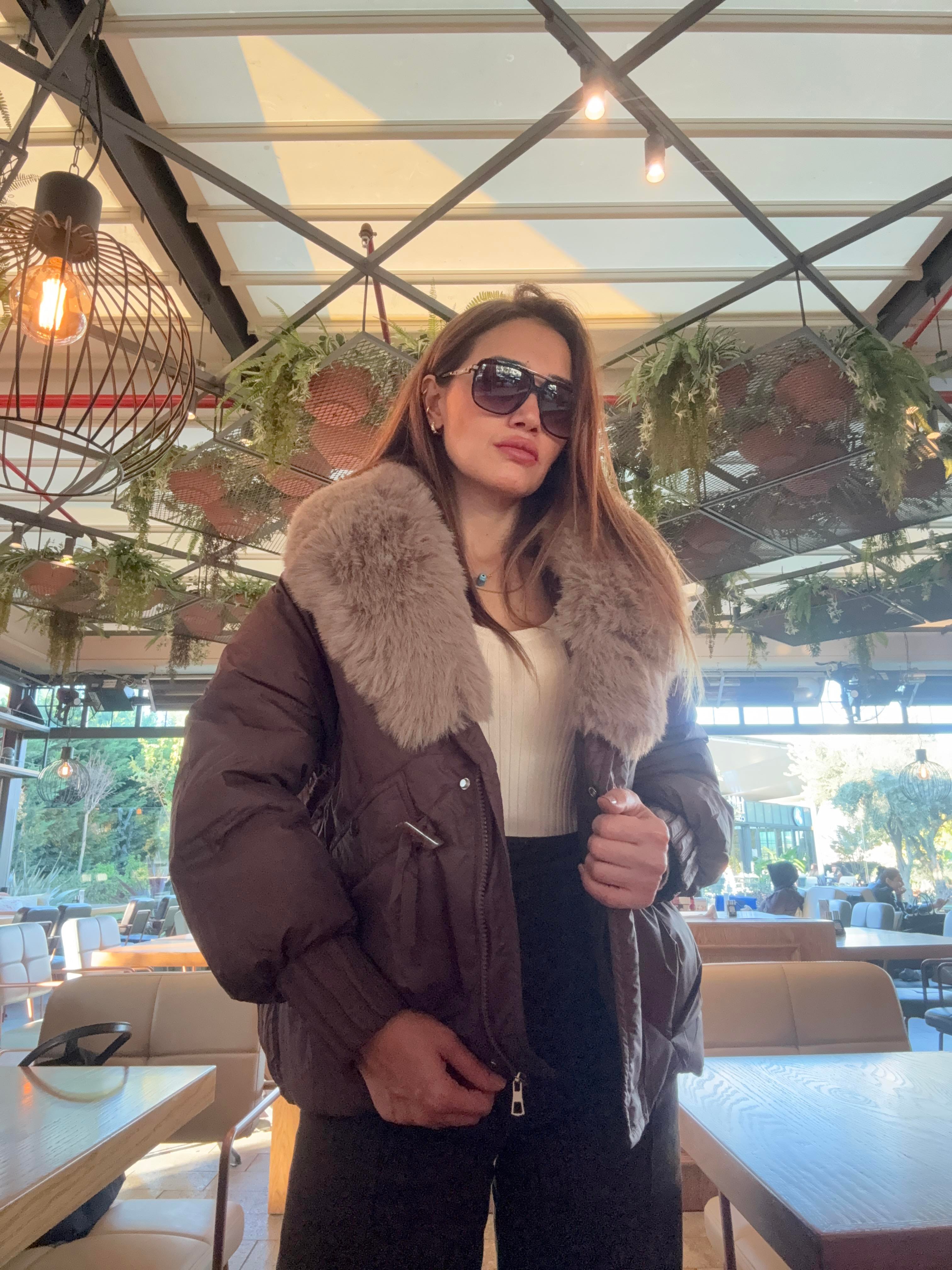 Oversize Kesim Çıkarılabilir Kürk Yakalı Mont