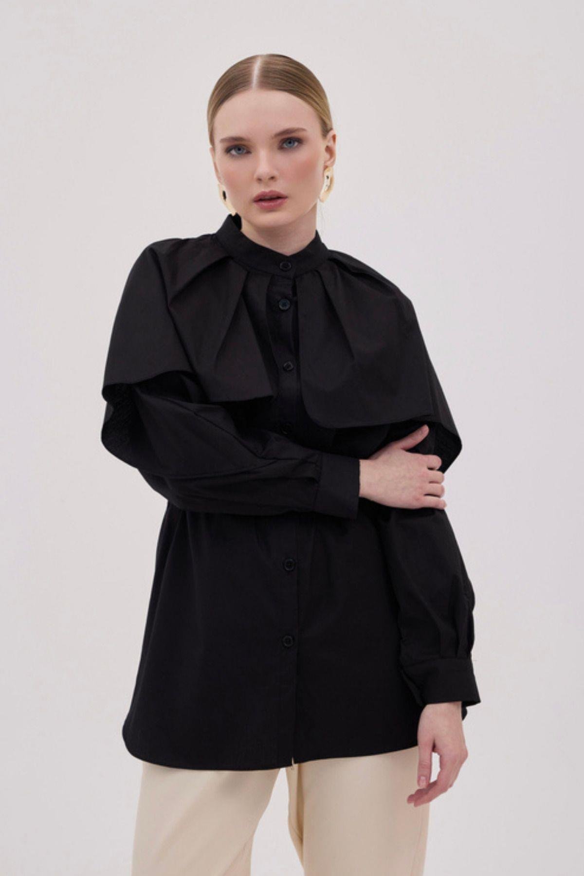 Poplin Kumaş Pelerin Detaylı Oversize Kadın Tesettür Gömlek
