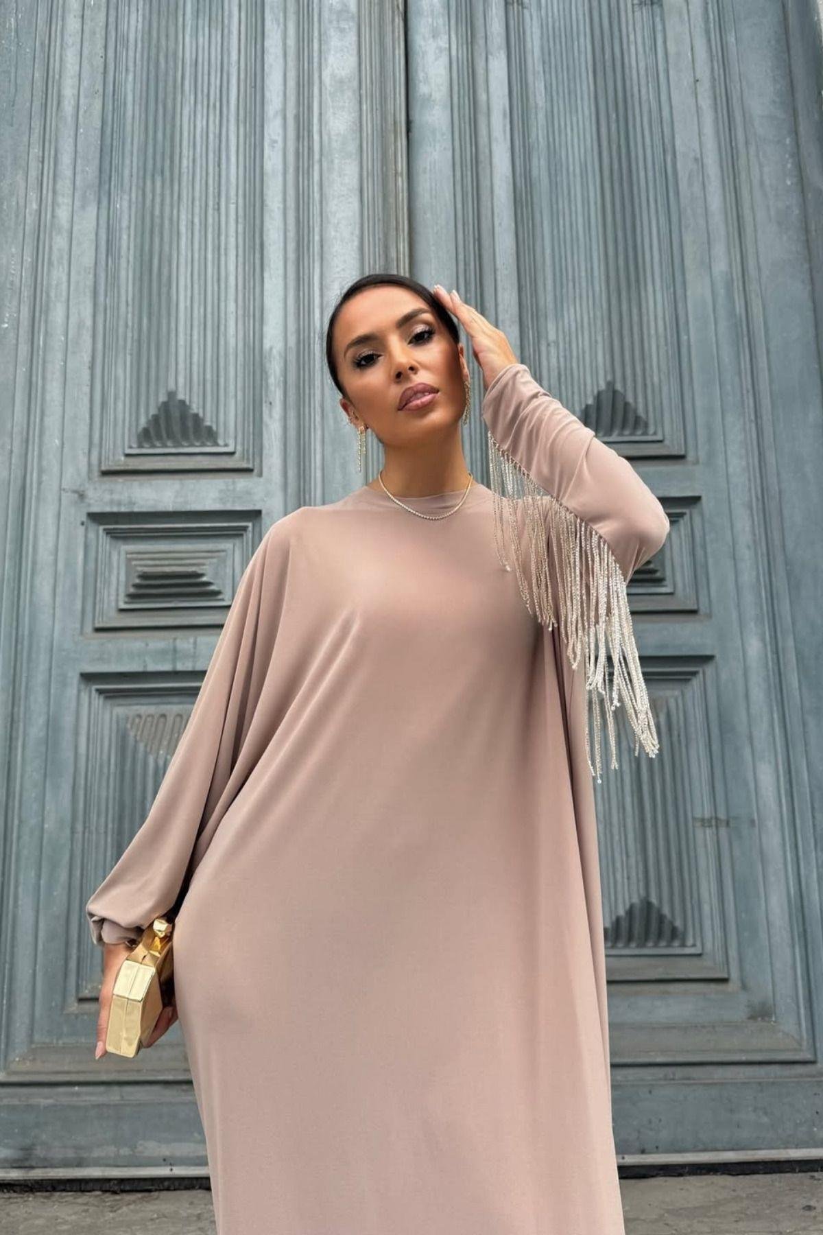 Püsküllü Minimal Abaya Elbise