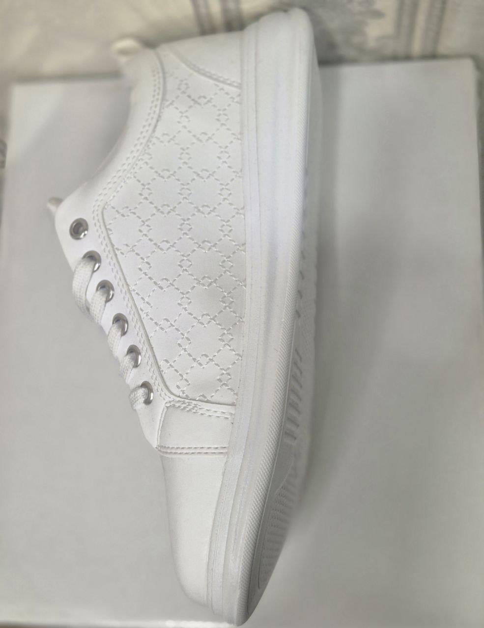 Beyaz Basic Sneaker