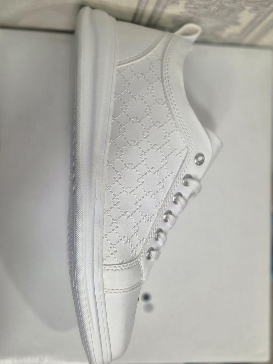 Beyaz Basic Sneaker