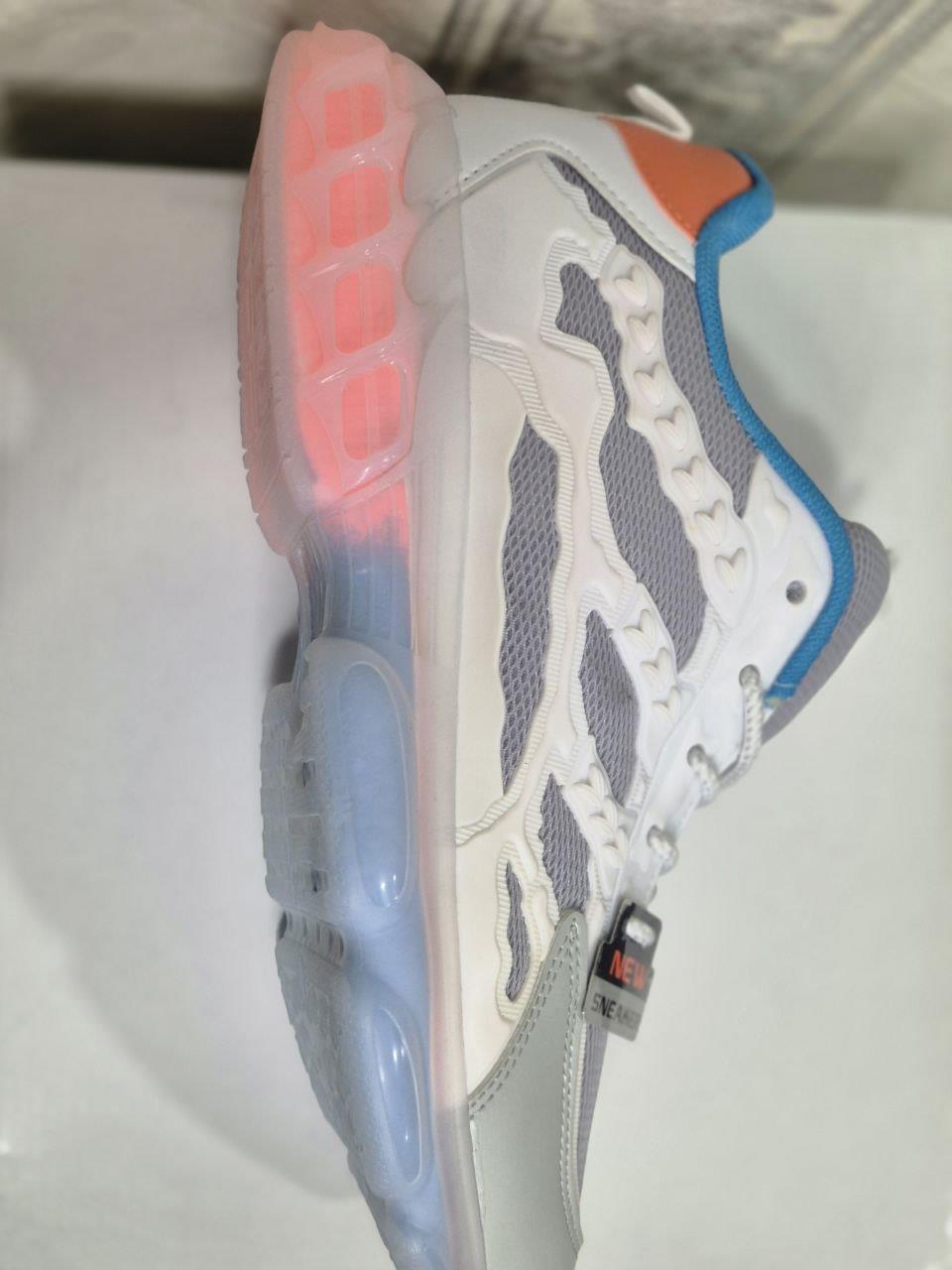 Şeffaf Taban Modern Sneaker