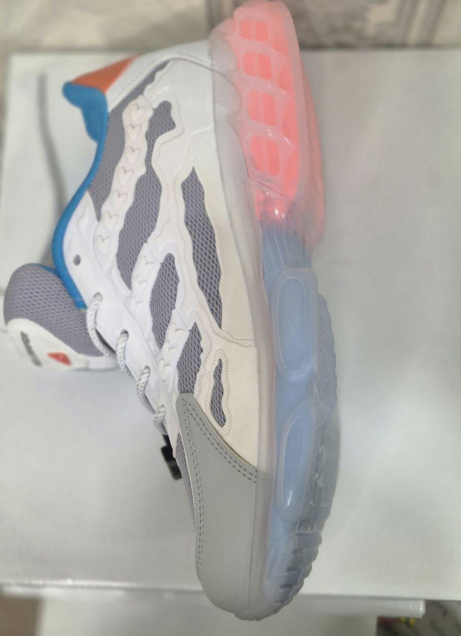 Şeffaf Taban Modern Sneaker