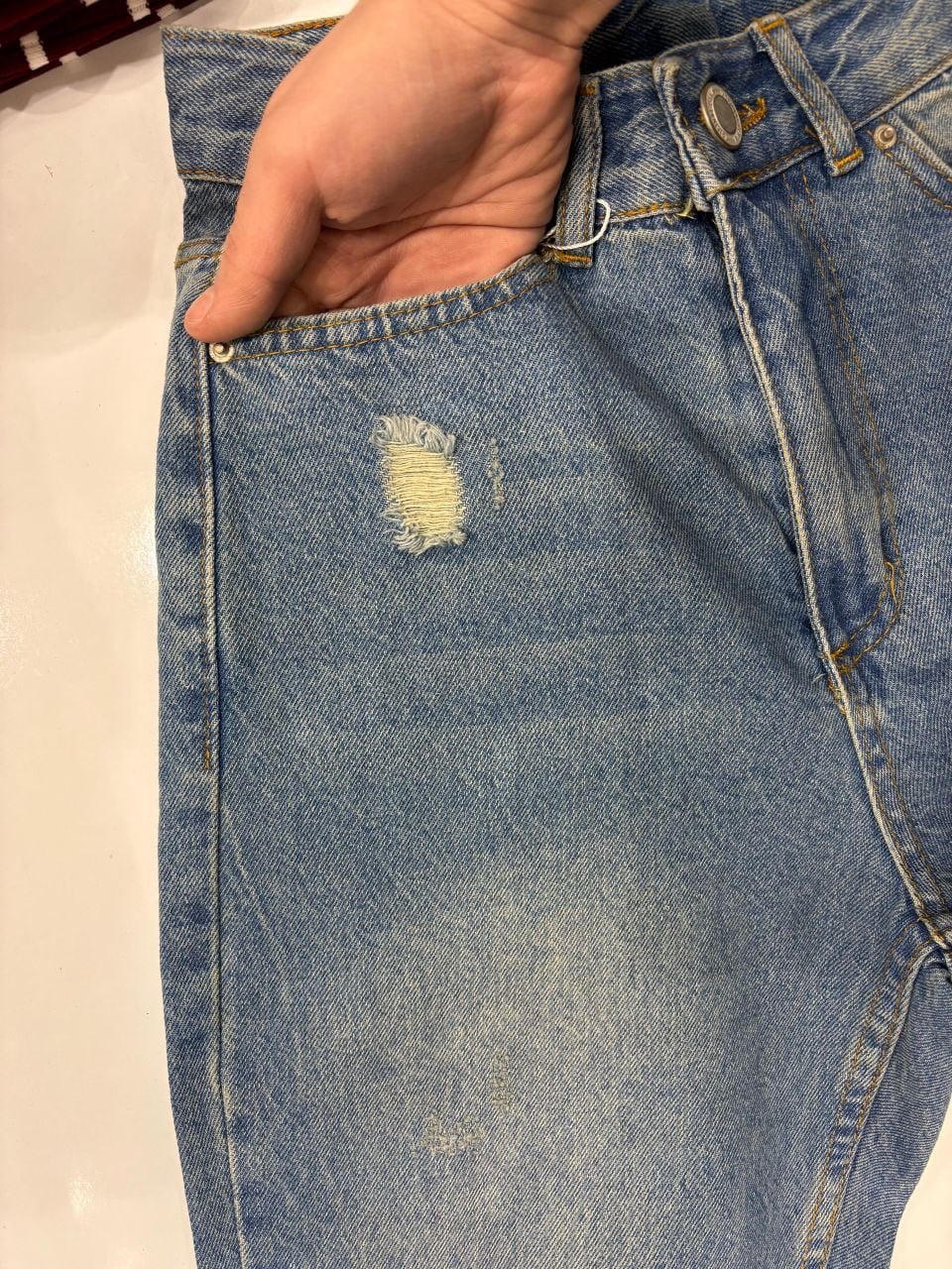 Yüksek Bel Yırtık Detaylı Mom Jean Pantolon
