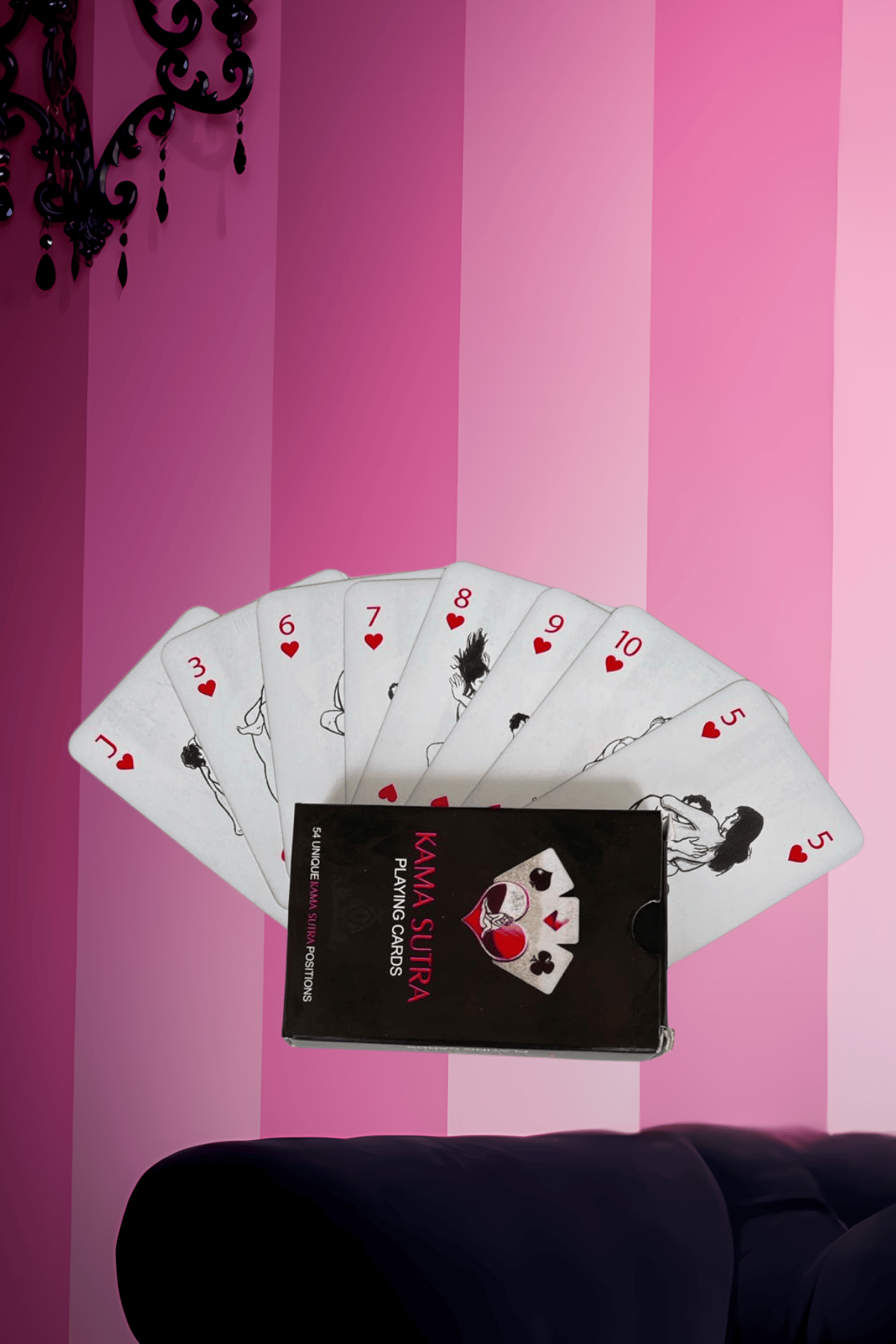 Aria's Closet Görselli Oyun Kartı Kama Sutramodel