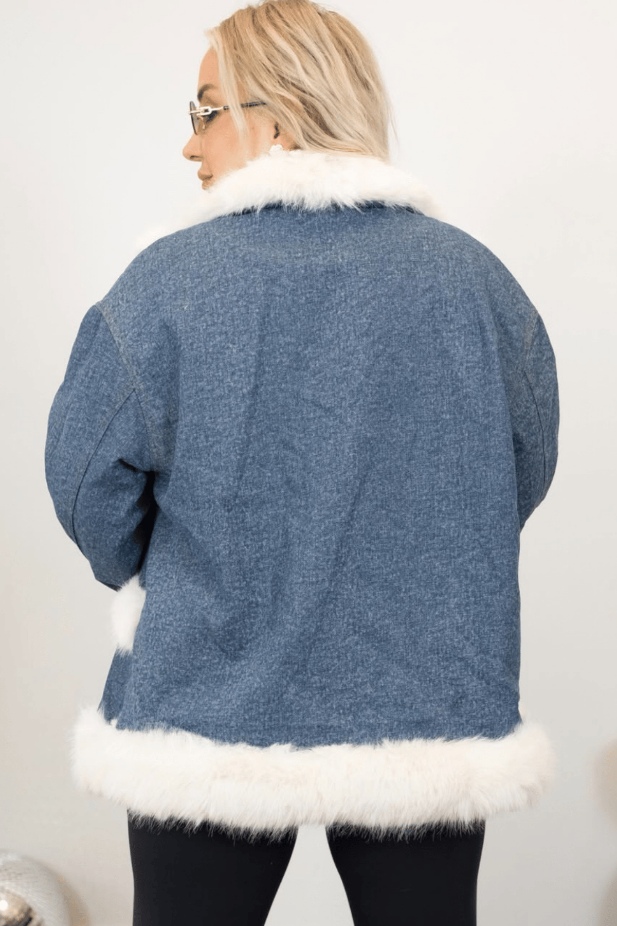 Beyaz Kürklü Denim Ceket