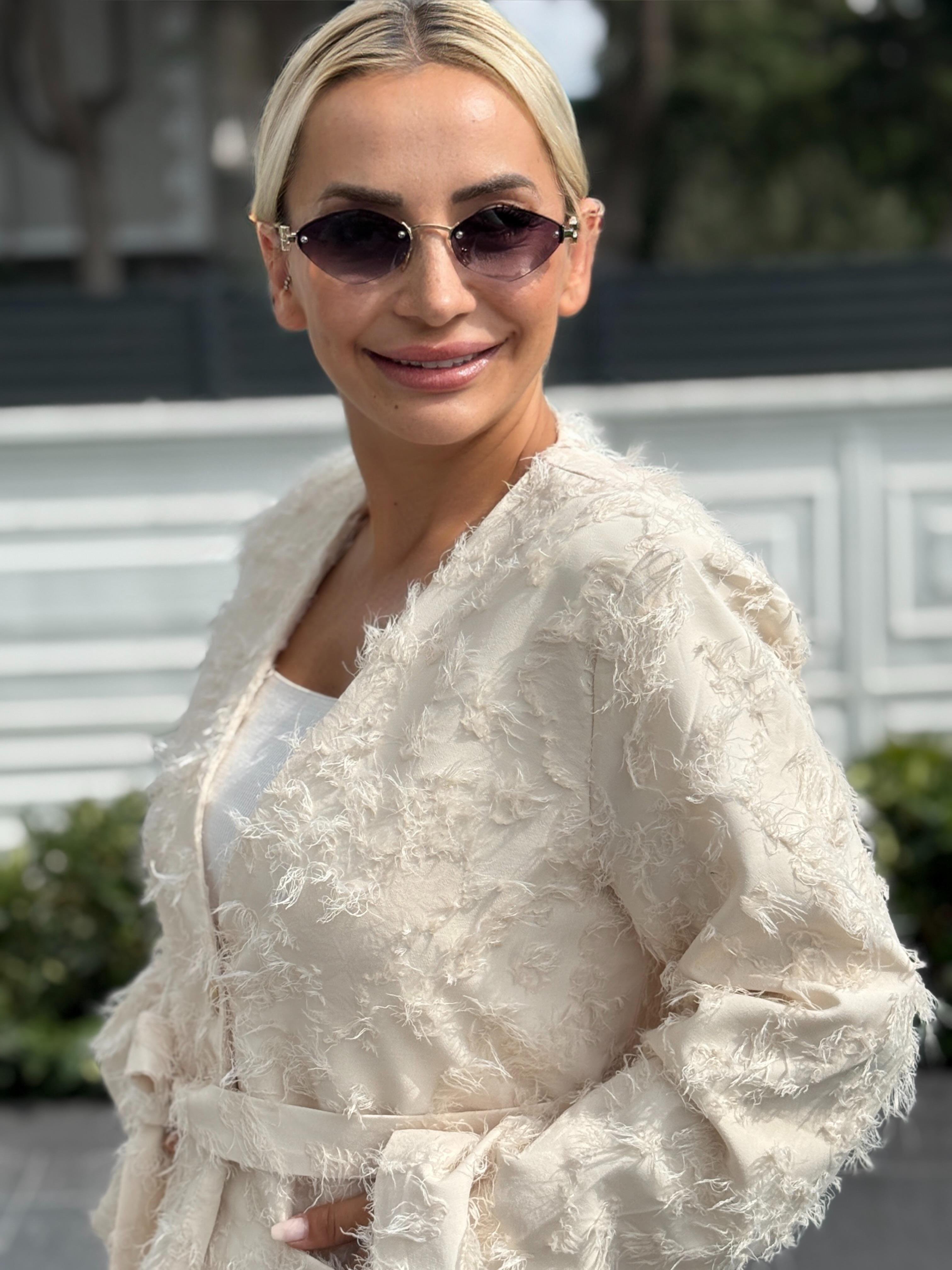 Düğme Kuşak Detaylı Dekoratif İpli Kadın Beyaz Ceket