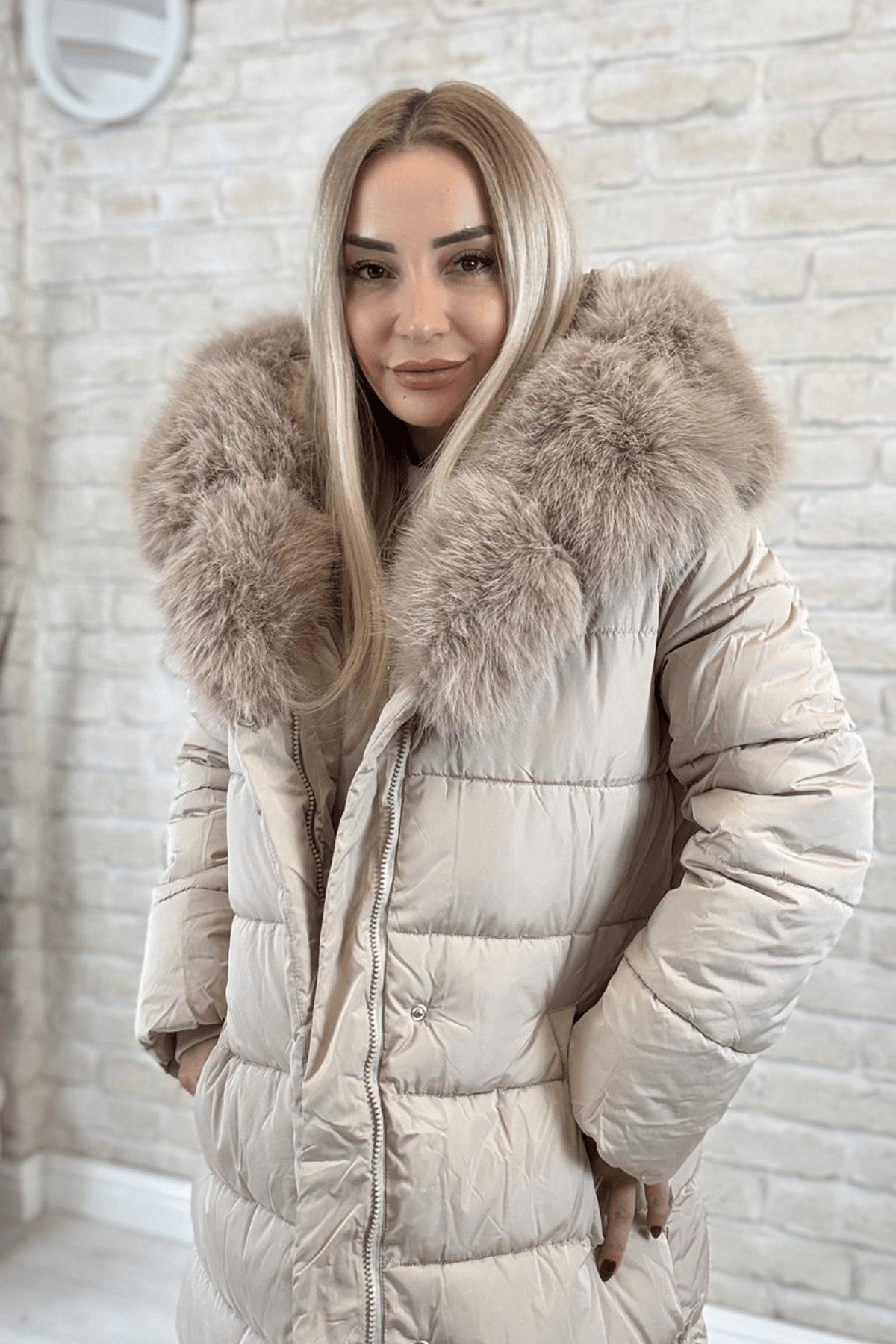 İthal Yakası Kürklü Bej Uzun Kadın Şişme Mont