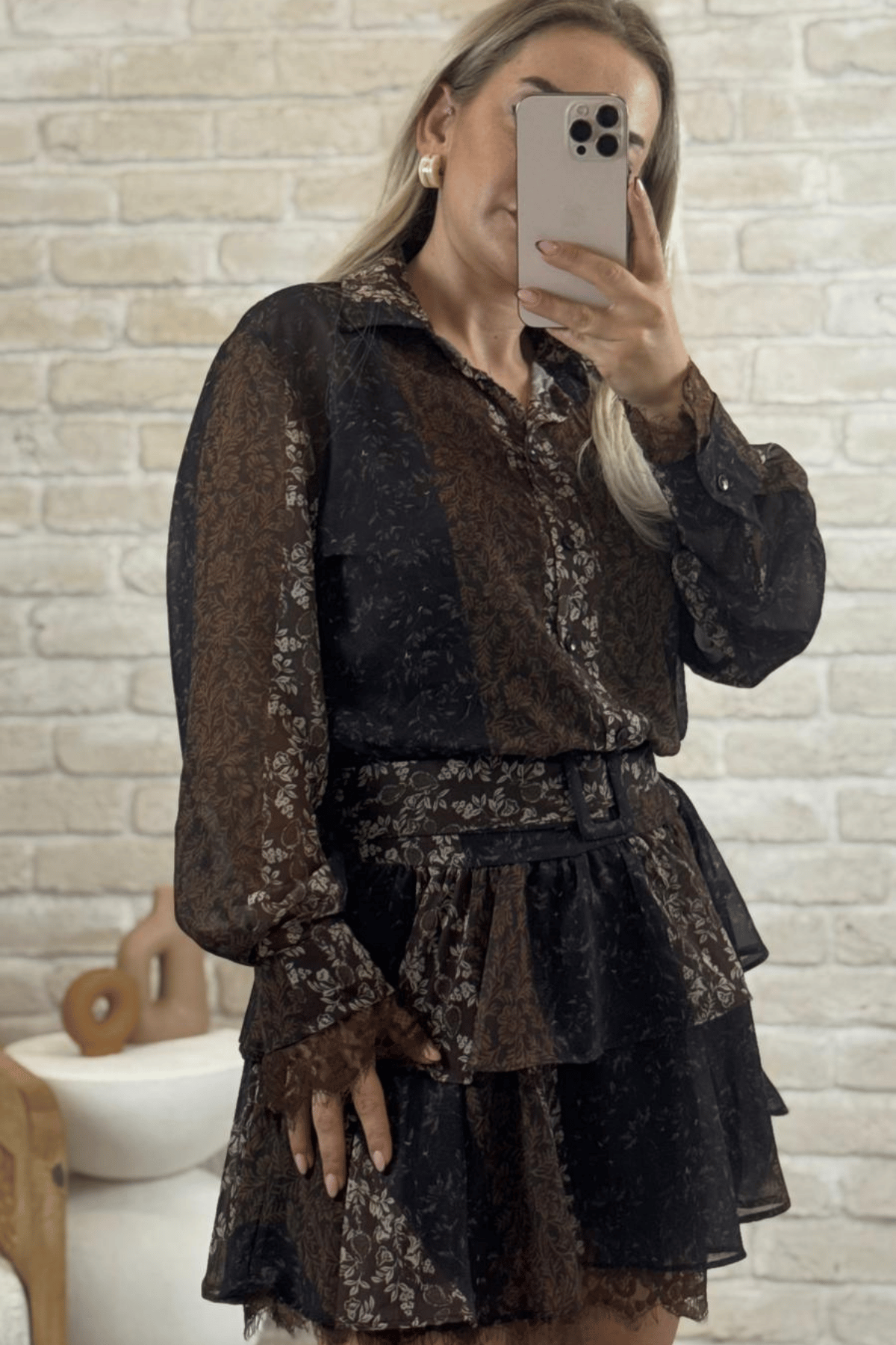 Kahverengi Motifli Fırfır Etekli Kadın Mini Elbise