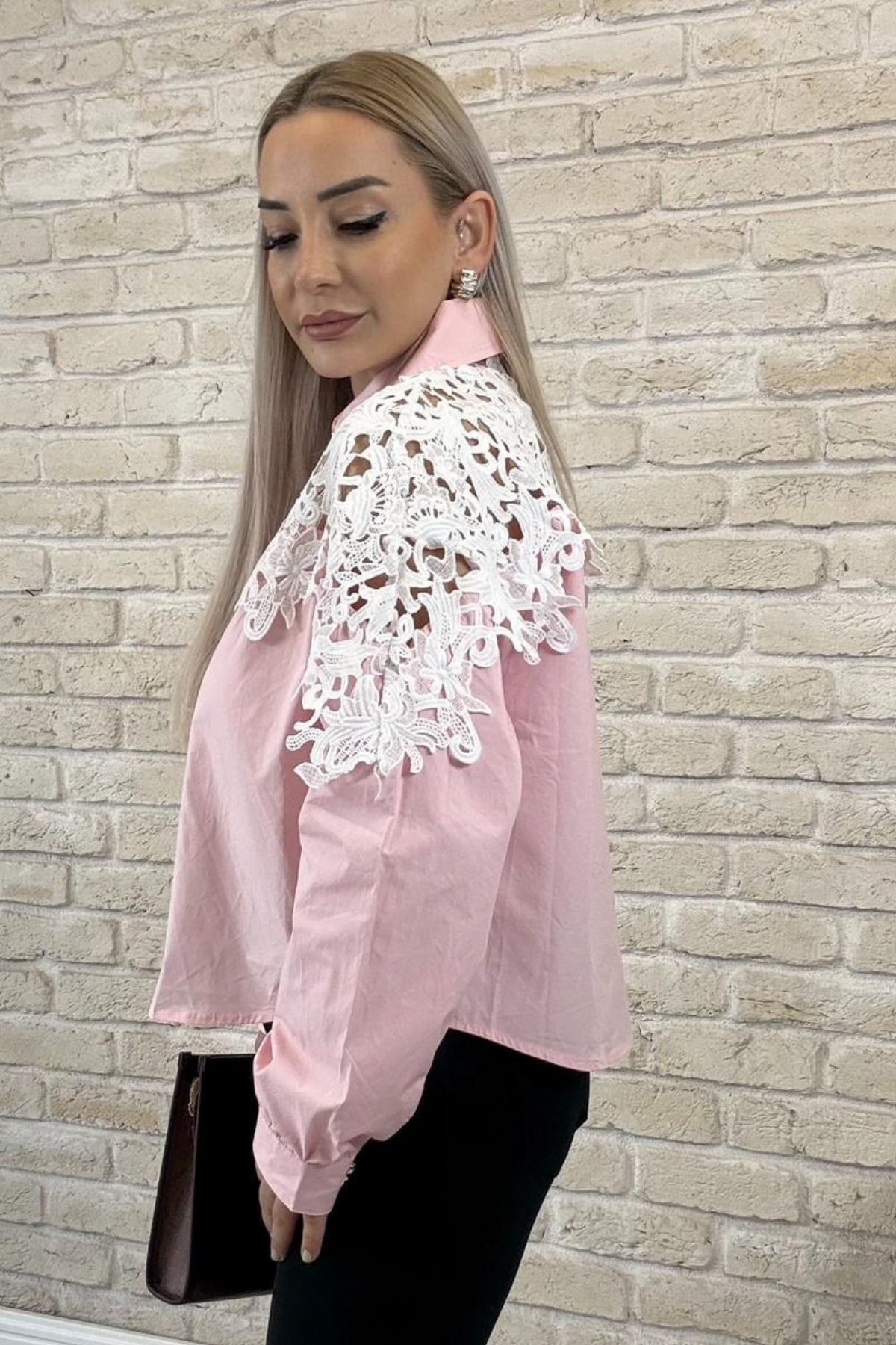 Penora Dantel Güpür Detaylı Taş Düğmeli İthal Kısa Pembe Gömlek