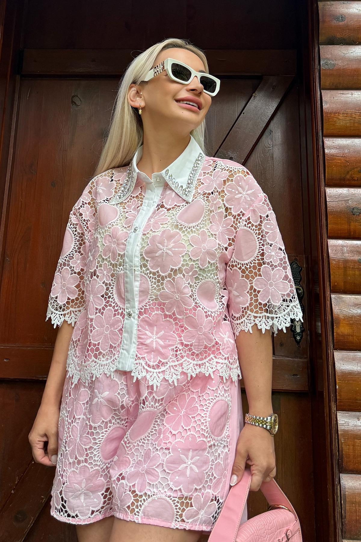 Yakası Taşlı Dantel Detaylı Özel Kesim Pembe Kadın Alt Üst Takım