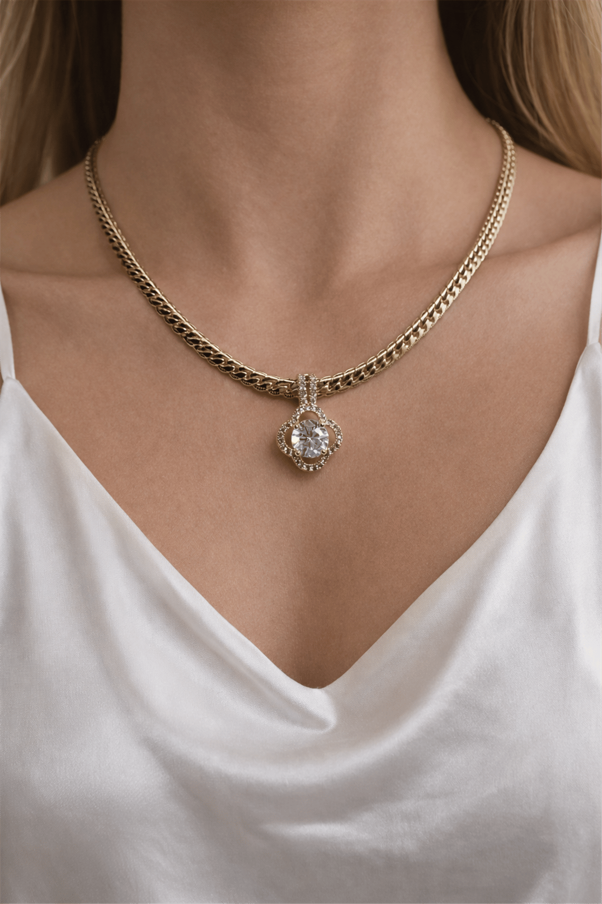 14 Ayar Gold K Zirkon Taş Balık Sırtı Çiçek Model Kolye 