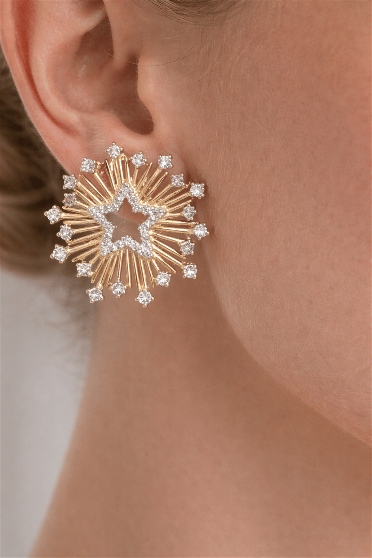 14 Ayar Gold Zirkon Taş Yıldız Model Küpe 